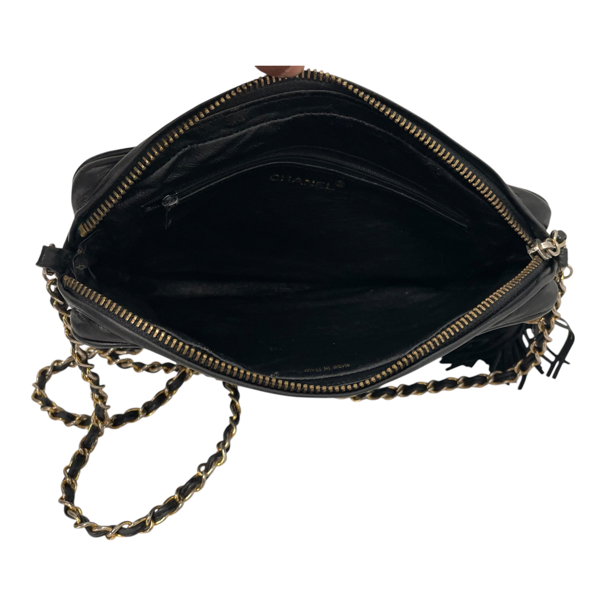 CHANEL/Vintage/Cross Body Bag/Leather/BLK/Camera Tassel view 4