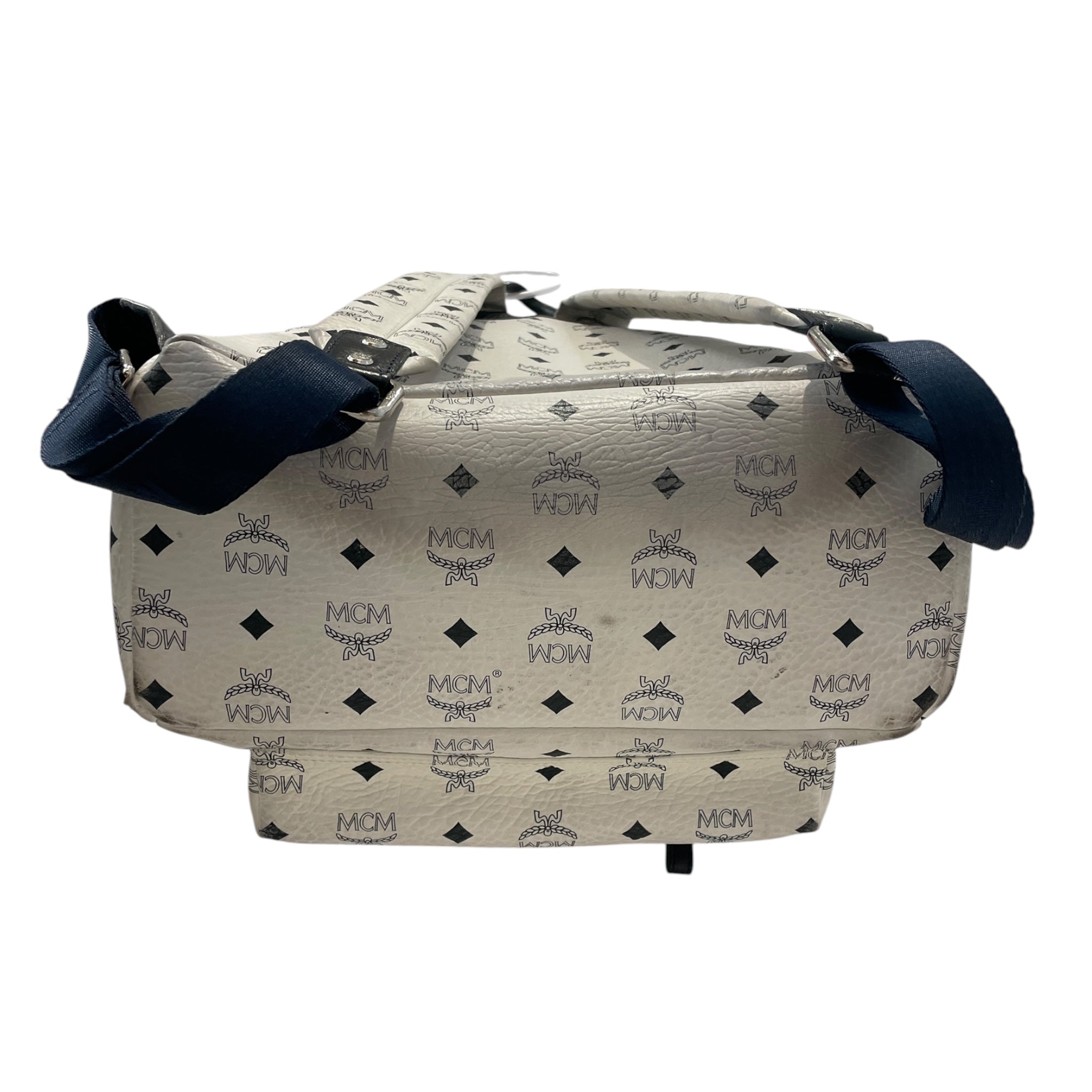MCM/Backpack/Monogram/Leather/WHT/MEDIUM STUDS K5062 view 3