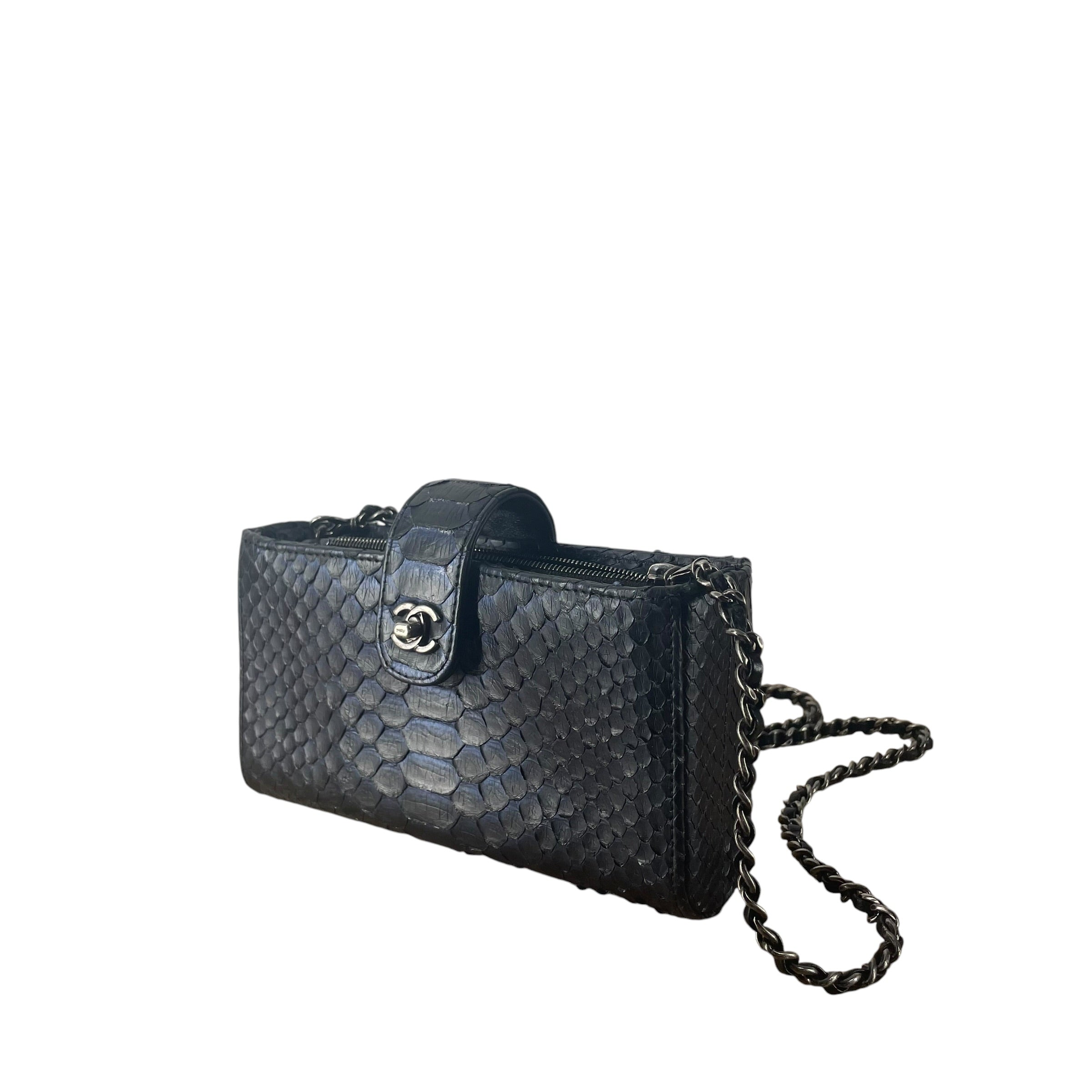 CHANEL/Cross Body Bag/NVY/26718330 PYTHON CROSSBODY view 3
