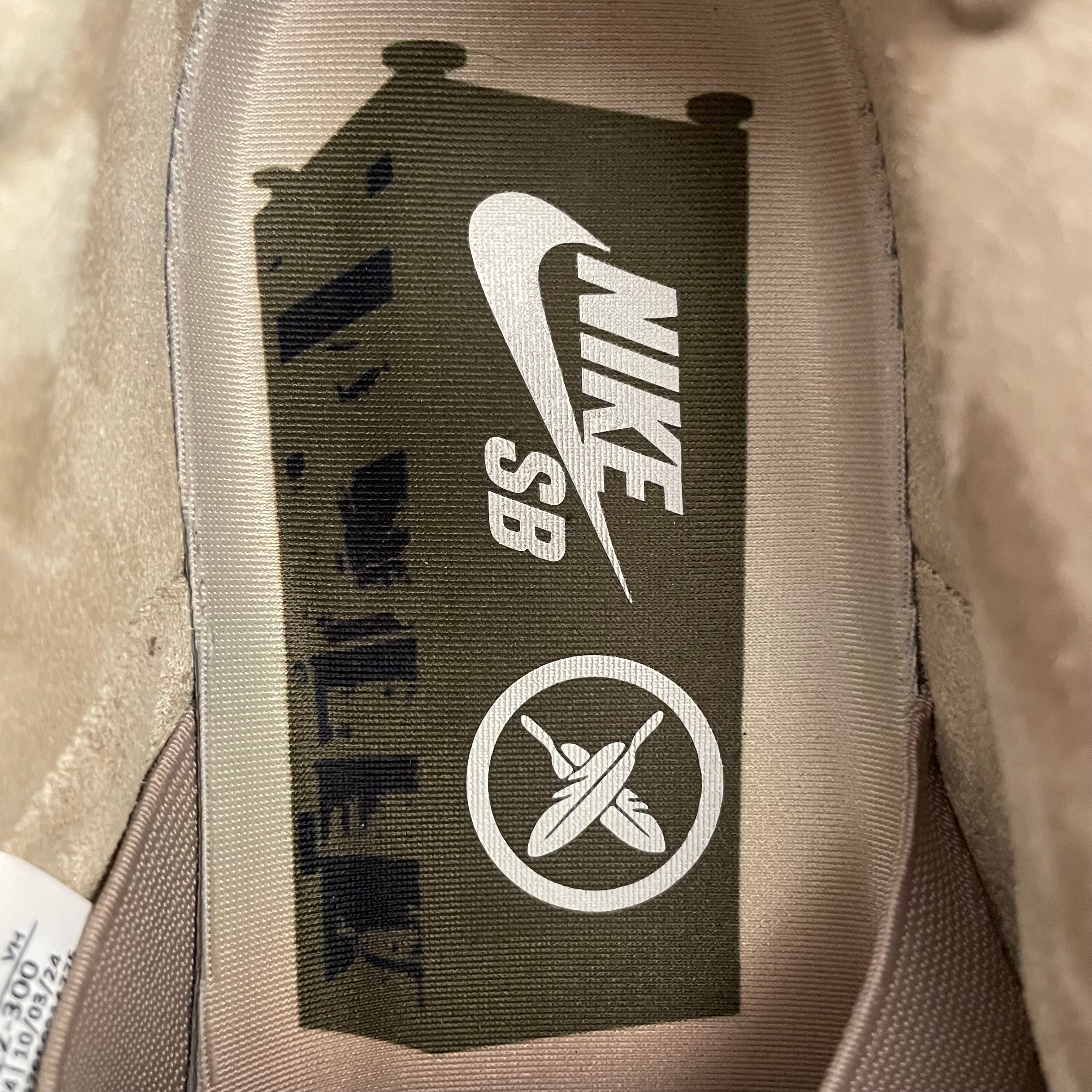 NIKE SB/Low-Sneakers/US 10.5/Suede/GRN/NIKE X YUTO HORIGOME DUNK view 8