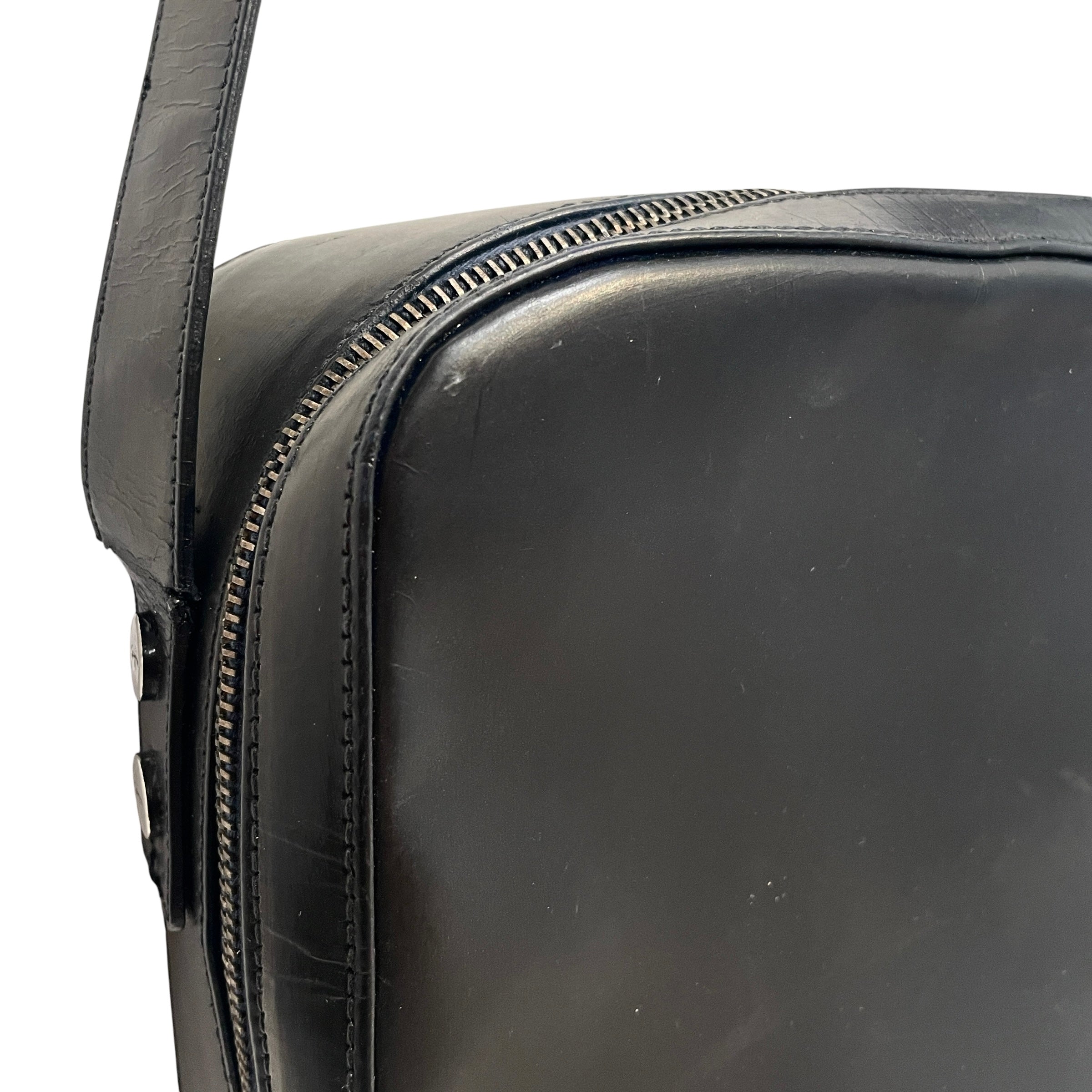 Salvatore Ferragamo/Cross Body Bag/Leather/BLK/Leather Silver Camera Bag view 8