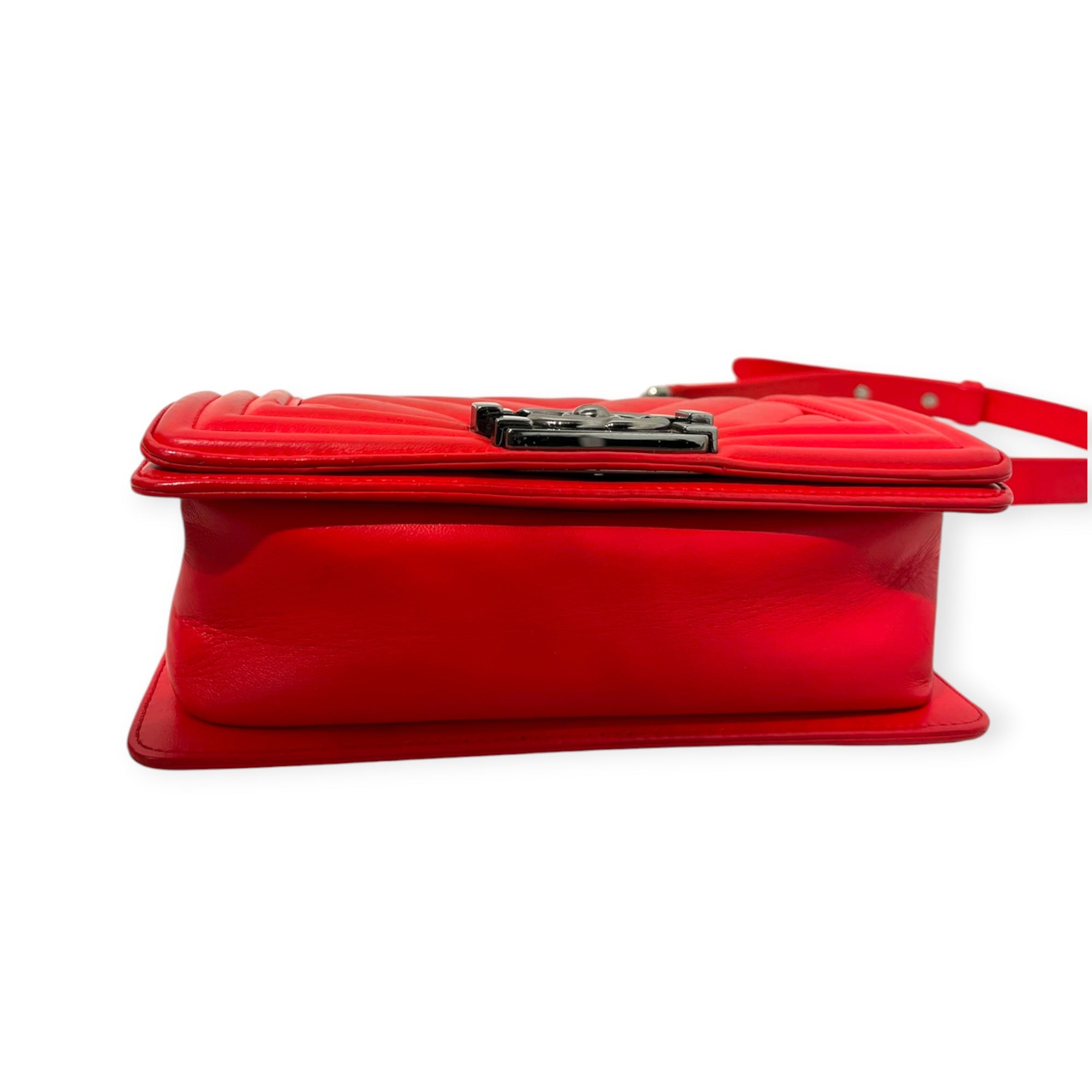 CHANEL/Bag/Lambskin/RED/LAMBSKIN CHEVRON BOY FLAP view 8