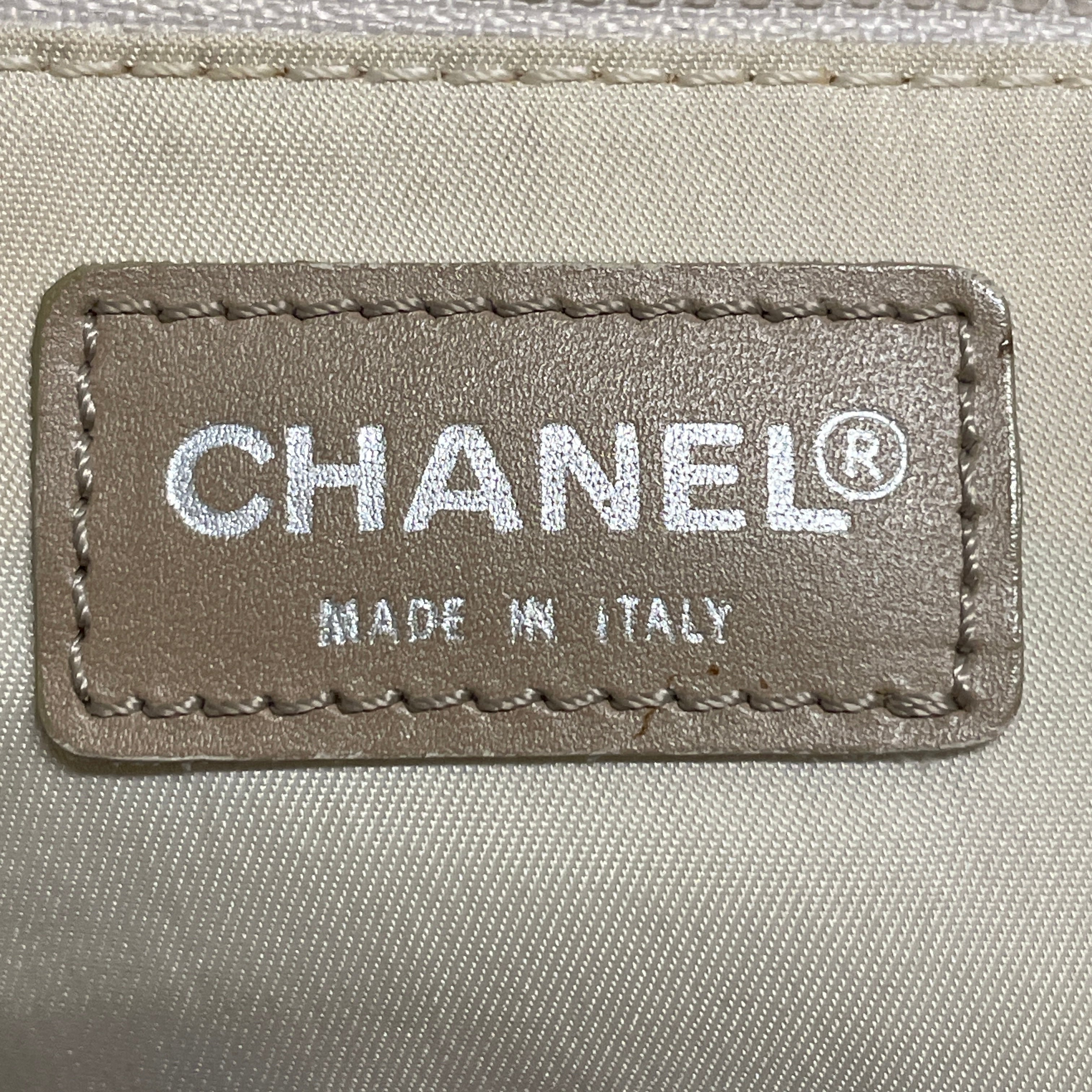 CHANEL/Tote Bag/Monogram/Cotton/CRM/J67JMXC/LEATHER HANDLES/GRID view 3
