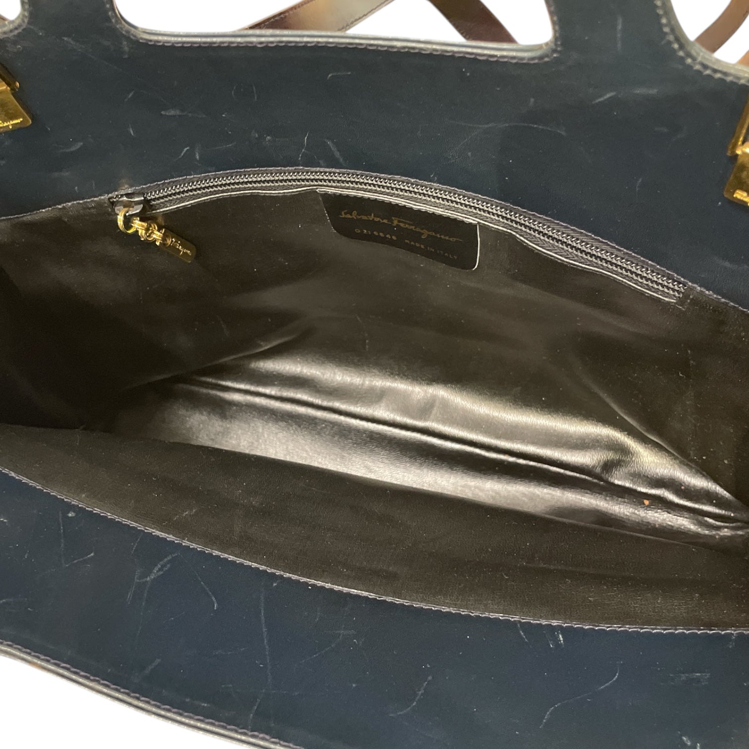 Salvatore Ferragamo/Hand Bag/Leather/NVY/wanda model/gancini hardware view 4