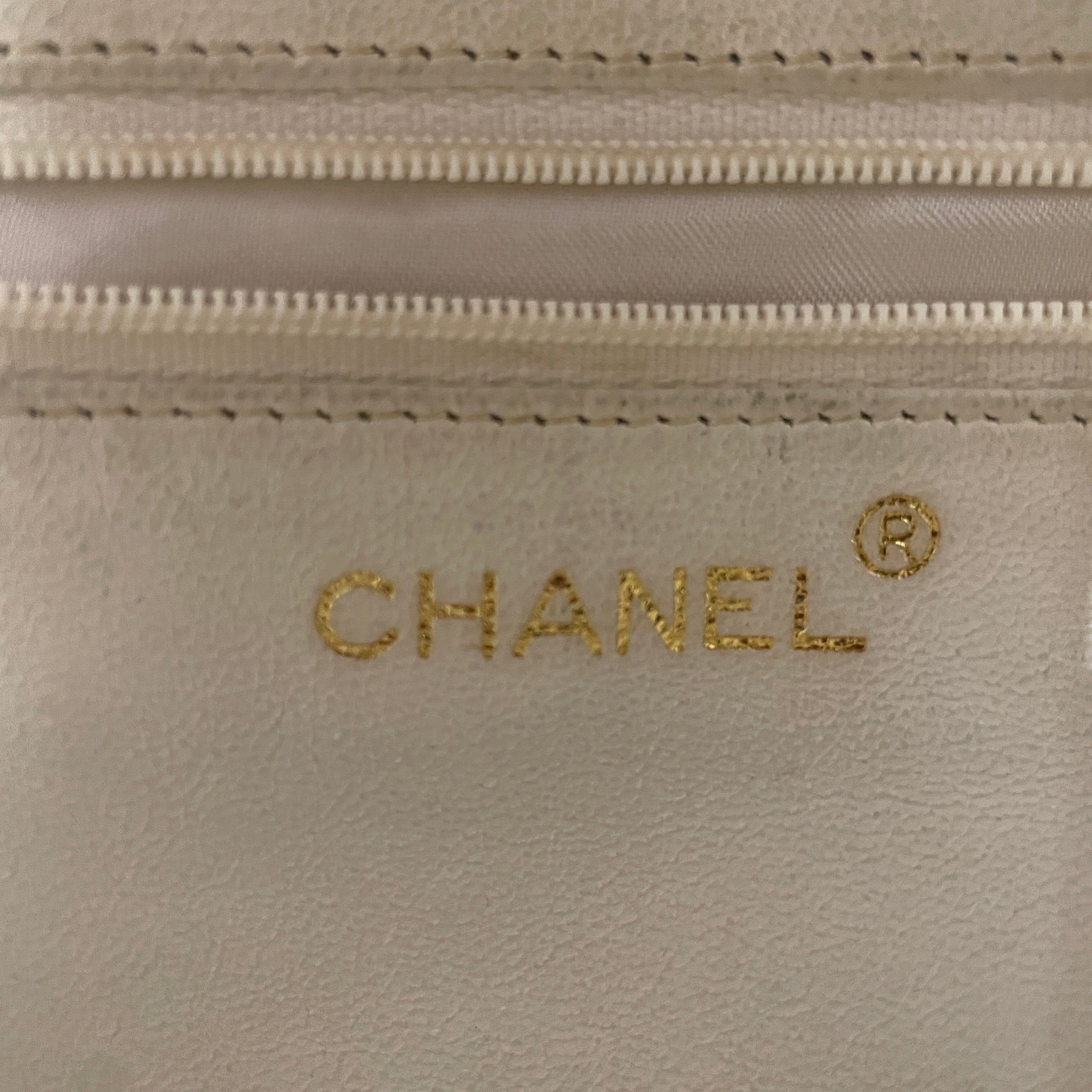 CHANEL/Cross Body Bag/Leather/CRM/4kwc36m view 3