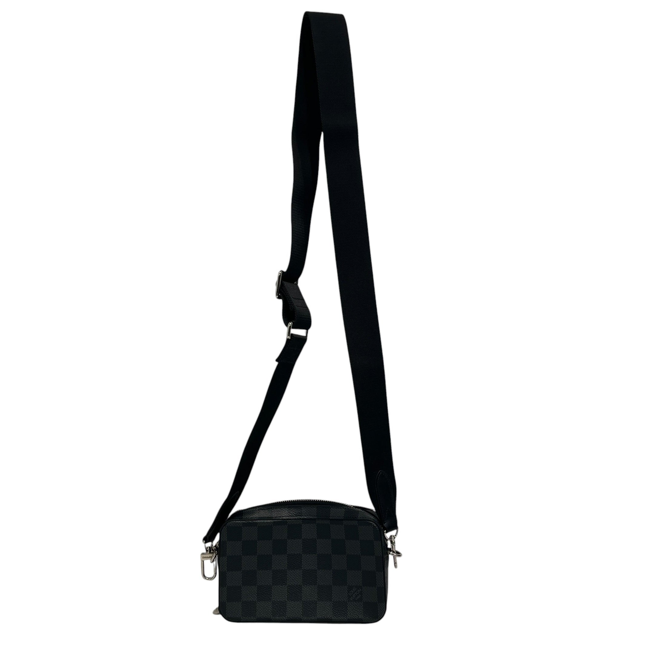 LOUIS VUITTON/Cross Body Bag/Leather/BLK/wearable walet shoulder bag view 2