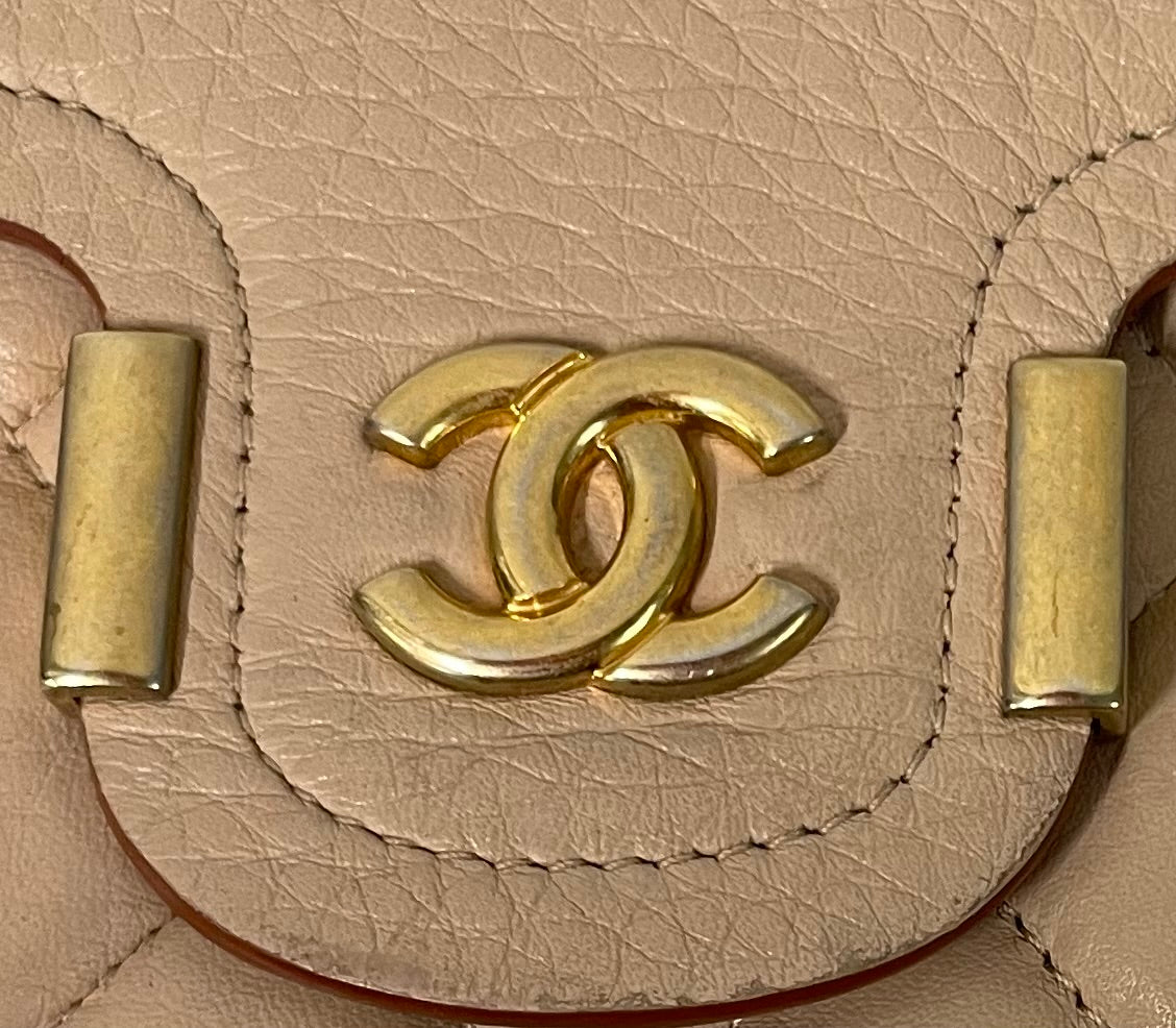 CHANEL/Cross Body Bag/Leather/BEG/25399387 view 4