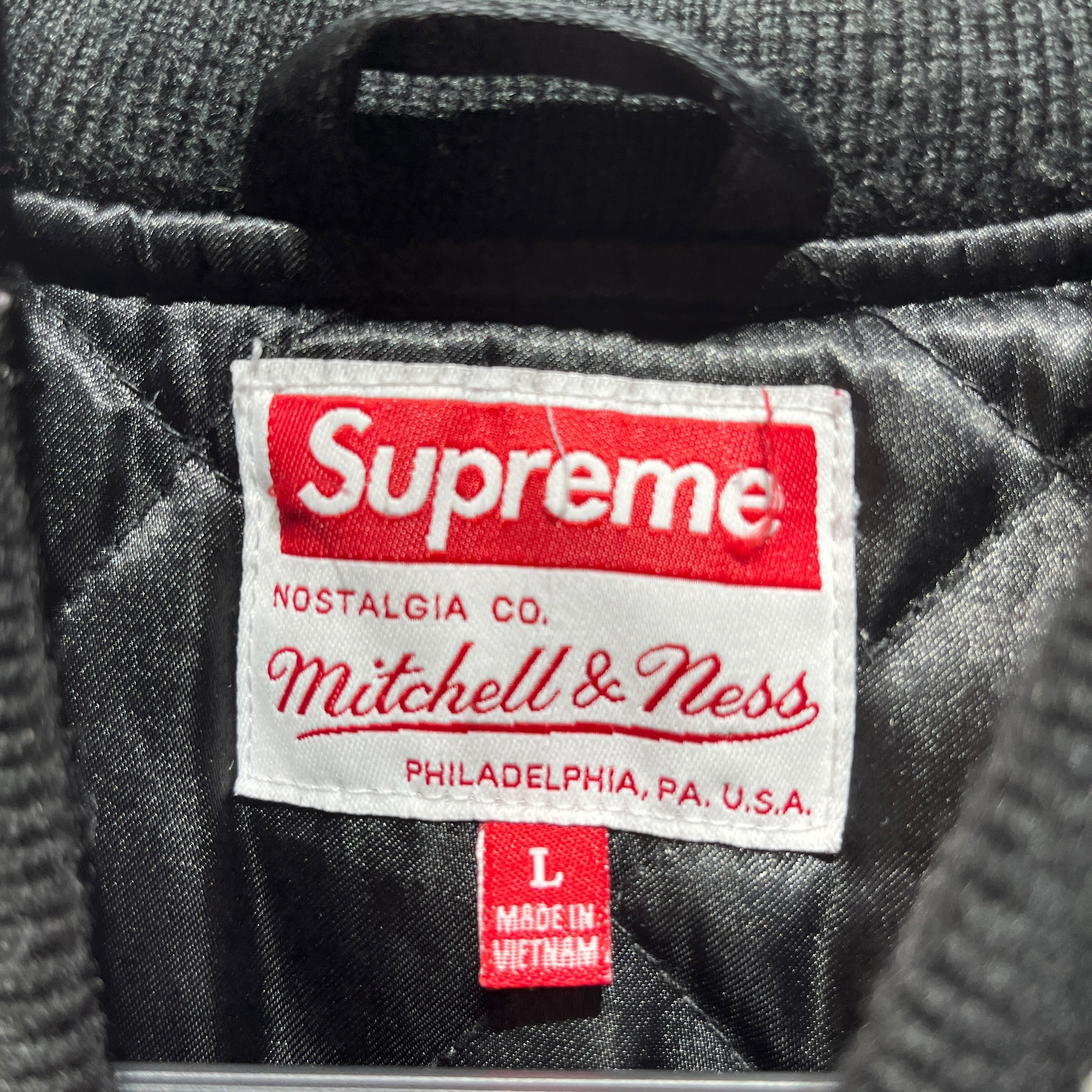 Supreme/mitchell&ness/Flight Jkt/L/Silk/BLK/white supreme back hit view 3