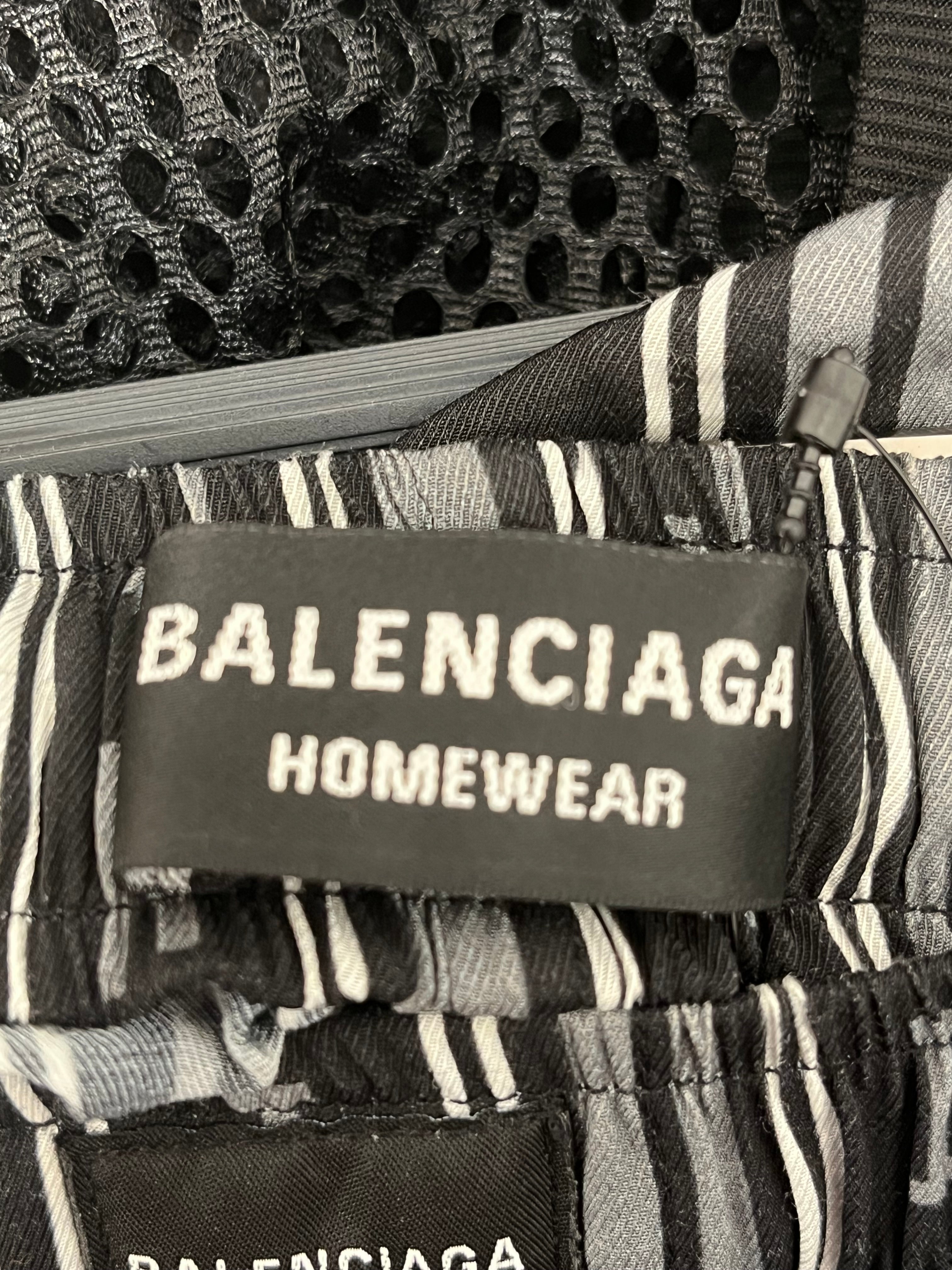 BALENCIAGA/Shorts/50/Polyester/BLK/All Over Print/HOMEWEAR JEANS LOGO view 3