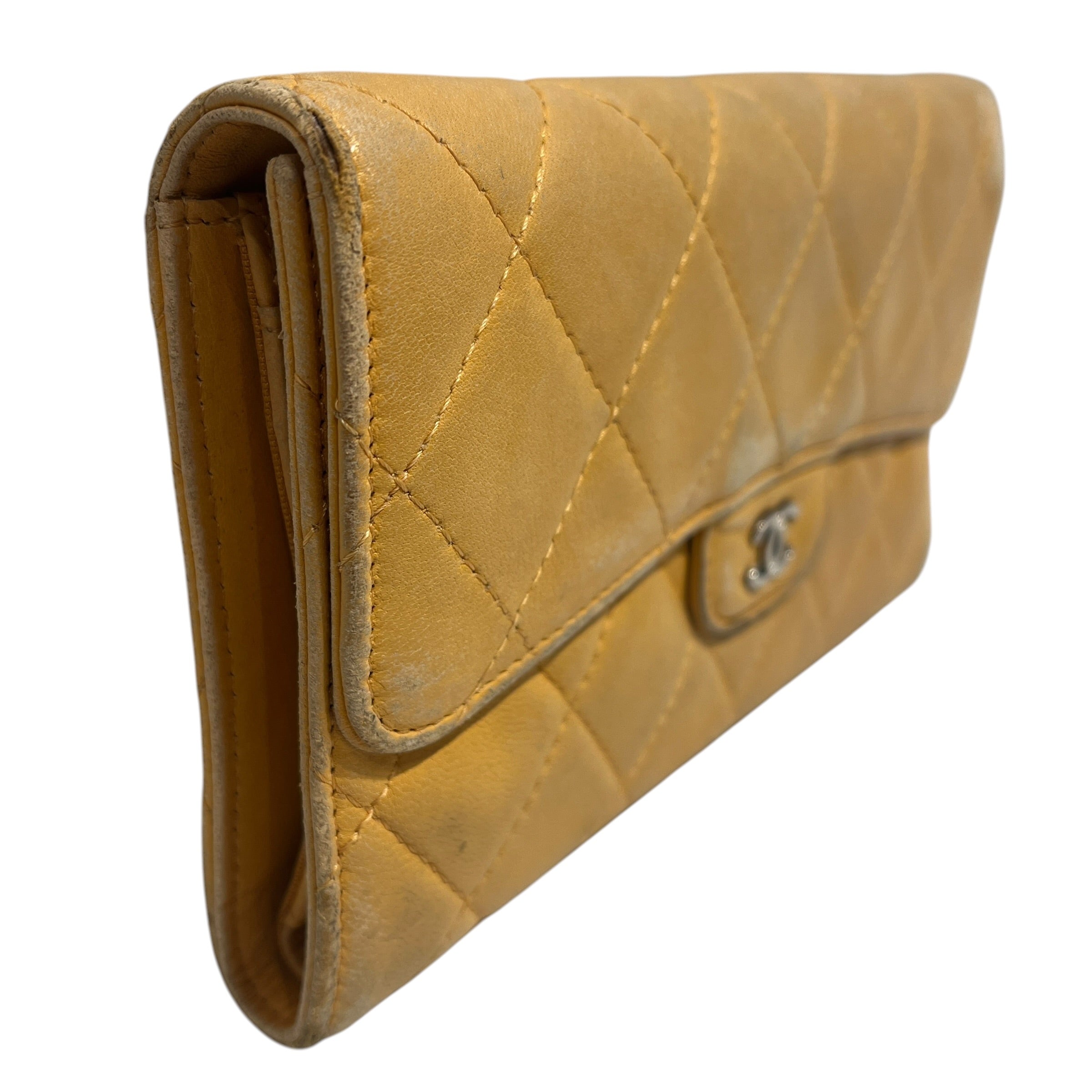 CHANEL/Wallet/Leather/BEG/L's/FLAP WALLET view 3