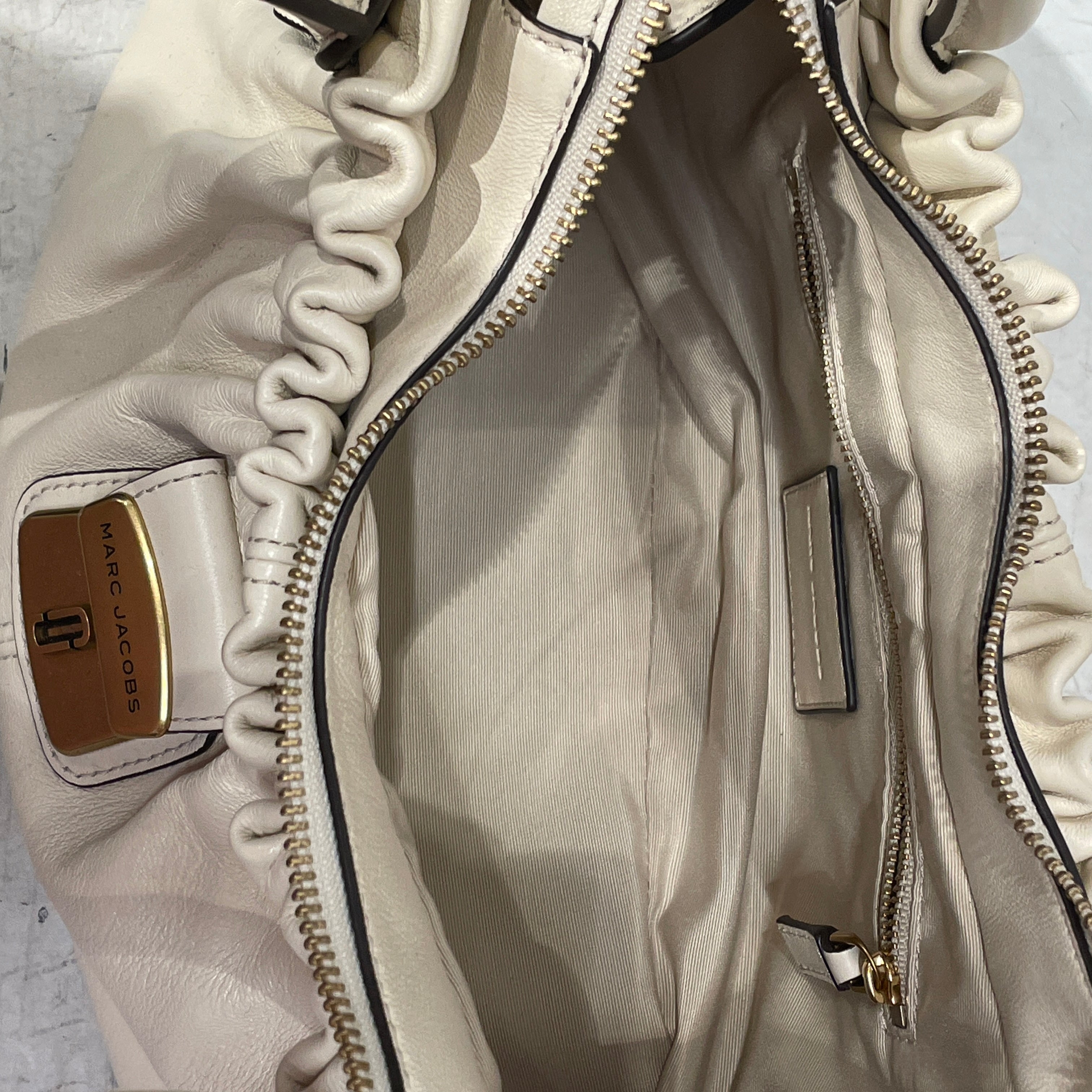 MARC JACOBS/Hand Bag/Leather/CRM/LOCK/KEY view 4