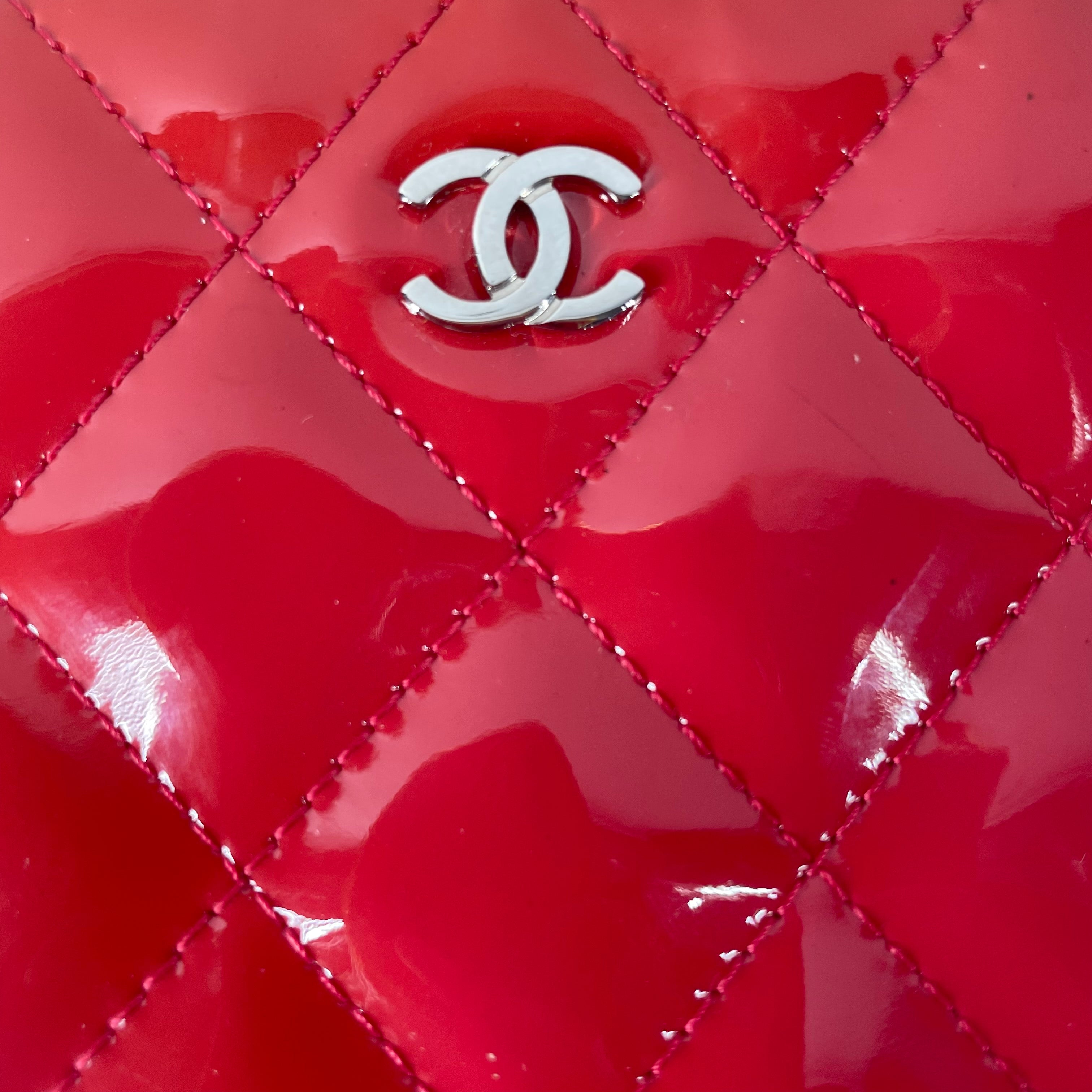 CHANEL/Clutch Bag/Leather/RED/MEDIUM QUILTED O-CASE view 6