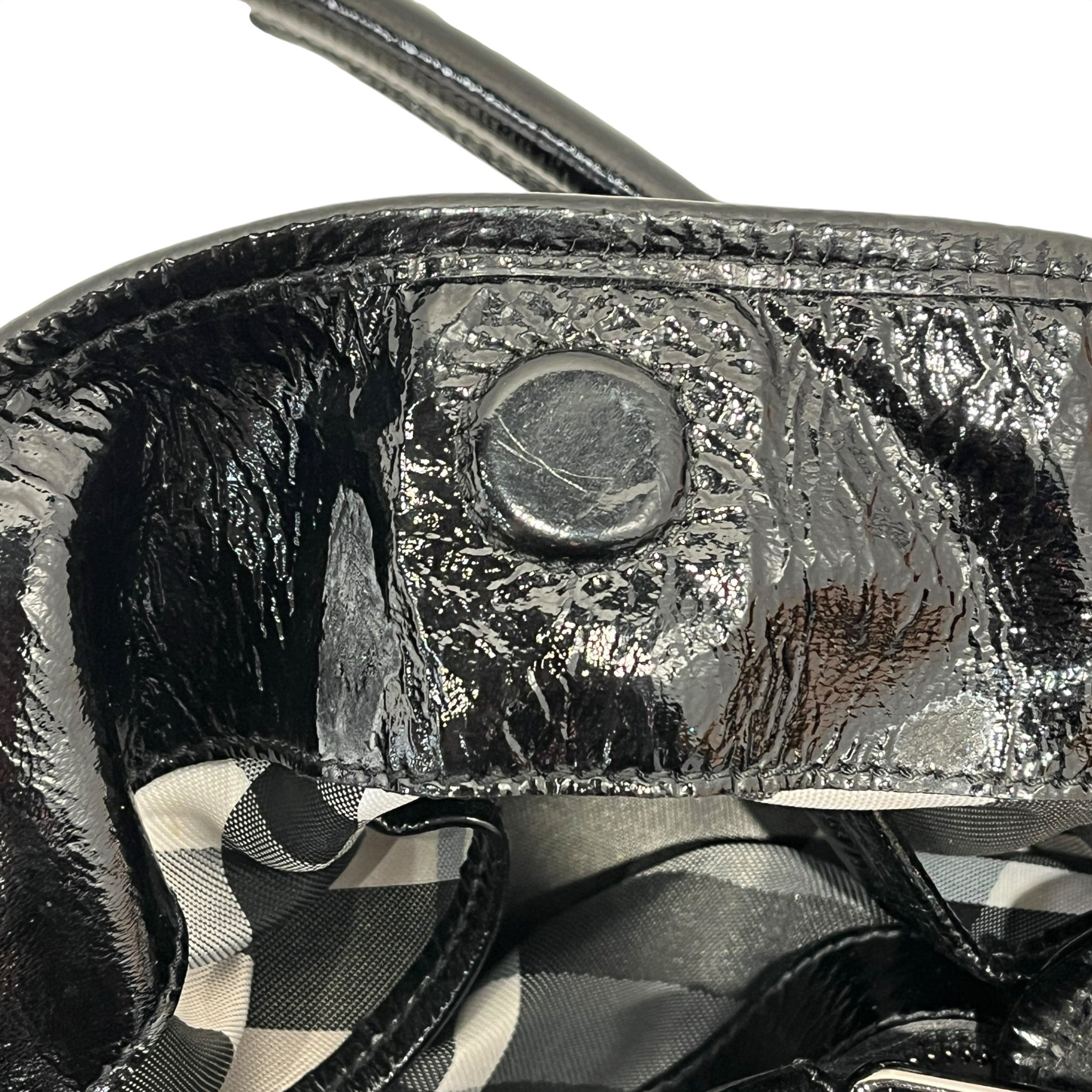 BURBERRY LONDON/Tote Bag/Leather/BLK/PATENT LEATHER TOTE view 18