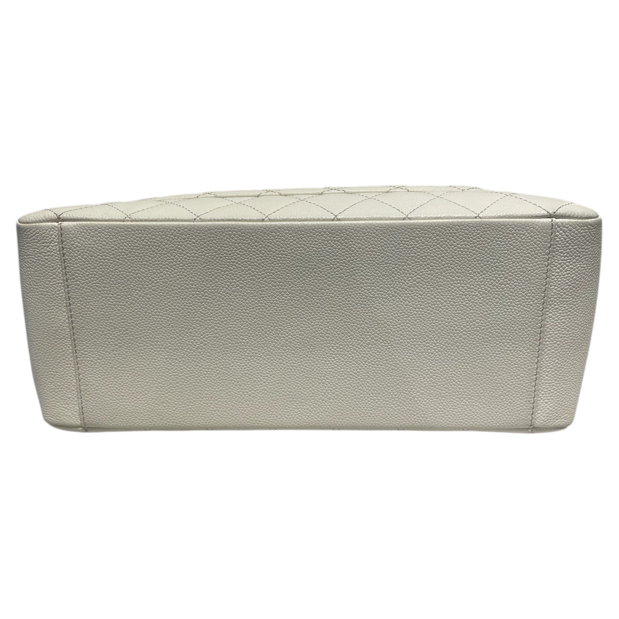CHANEL/Tote Bag/Cotton/WHT/Quilted Cavair tote view 3