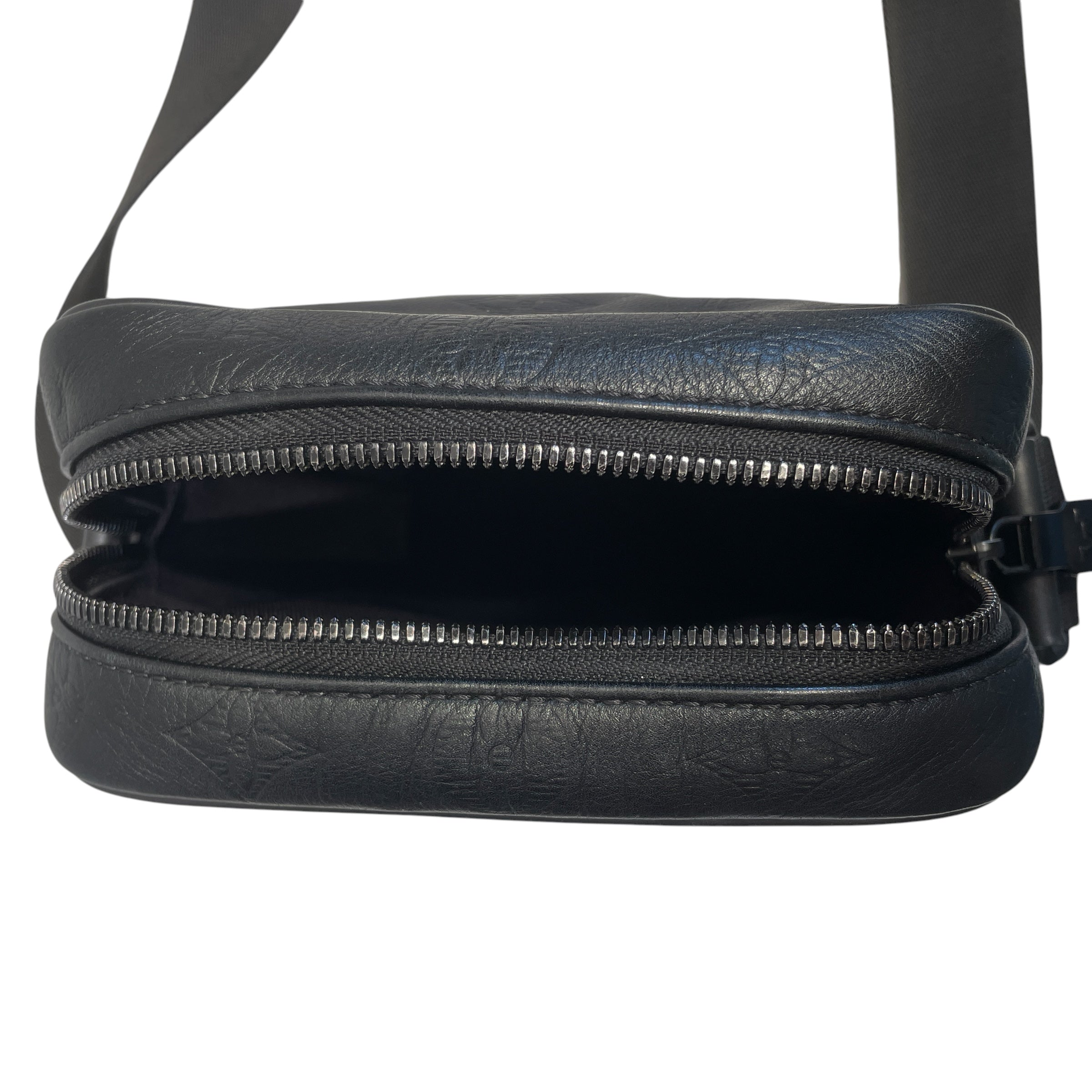 LOUIS VUITTON/Cross Body Bag/Monogram/Leather/BLK/Danube view 4