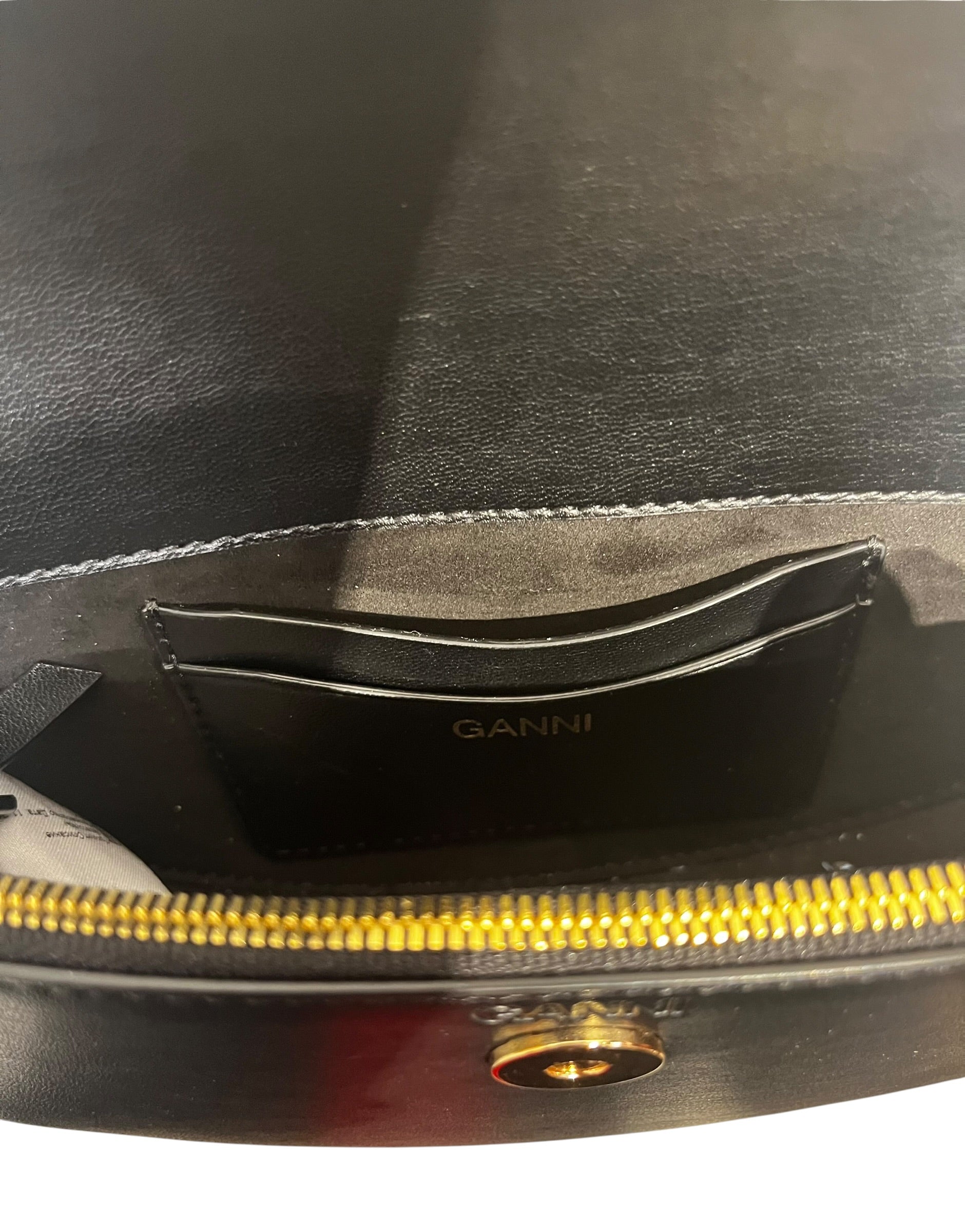 GANNI/Bag/Leather/BLK/APO G CROSSBODY view 3