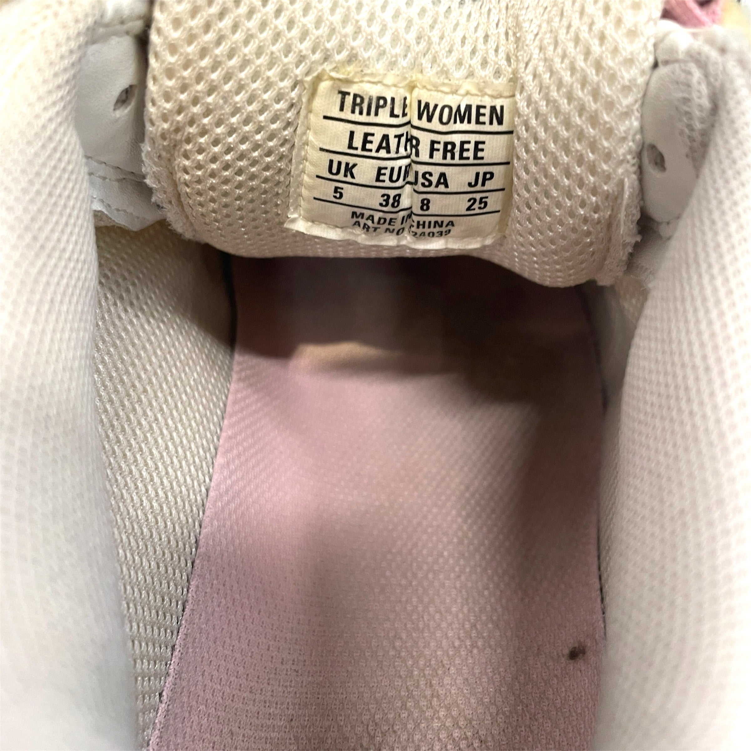 BALENCIAGA/Low-Sneakers/EU 38/Cotton/WHT/Pre Distressed Triple S view 5