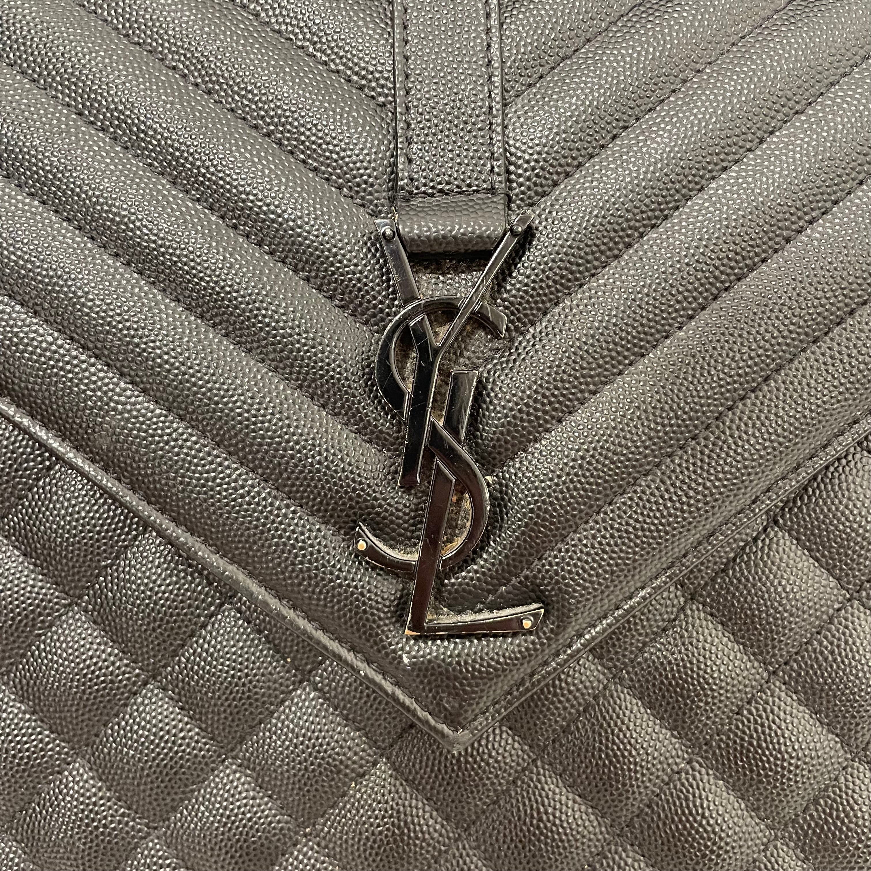 YVES SAINT LAURENT/Bag/Leather/BLK/Medium Quilted Envelope Shlder view 4