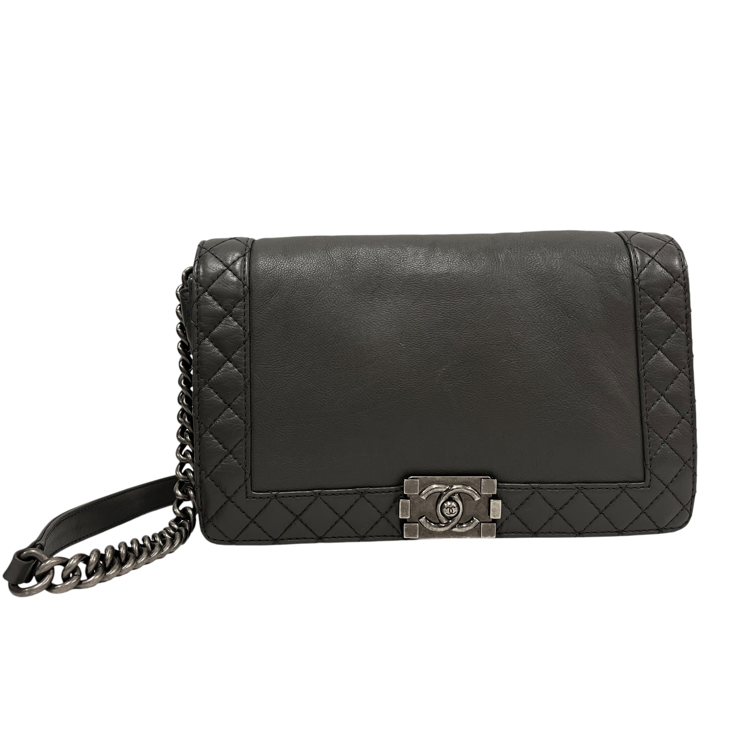 CHANEL/Cross Body Bag/Leather/GRY/BOY REVERSO QUILT 18935727 view 1