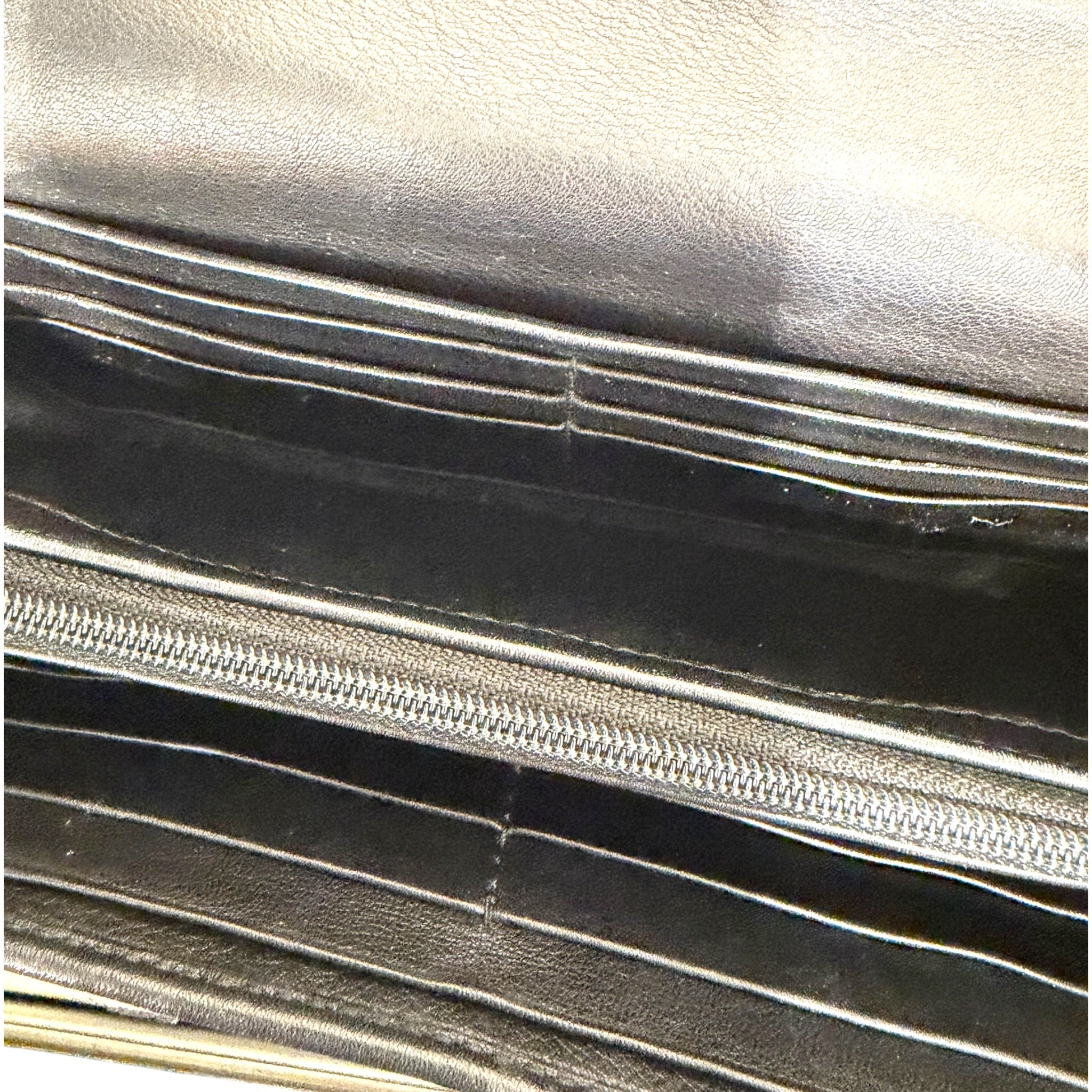 GUCCI/Bifold Wallet/Leather/BLK/Buckle Monogram Wallet view 4