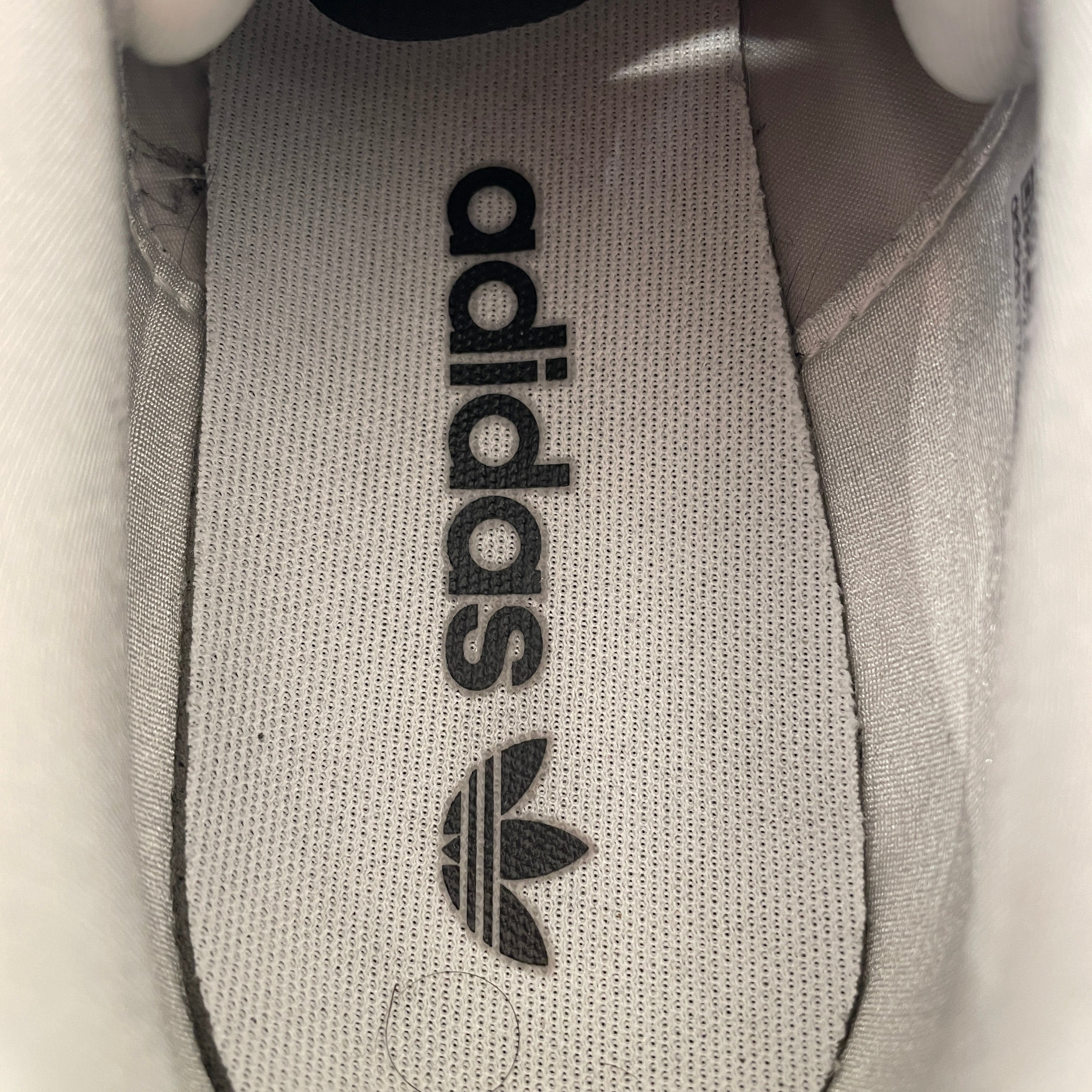 adidas/Low-Sneakers/US 10.5/GRY/YYJ606004 view 3