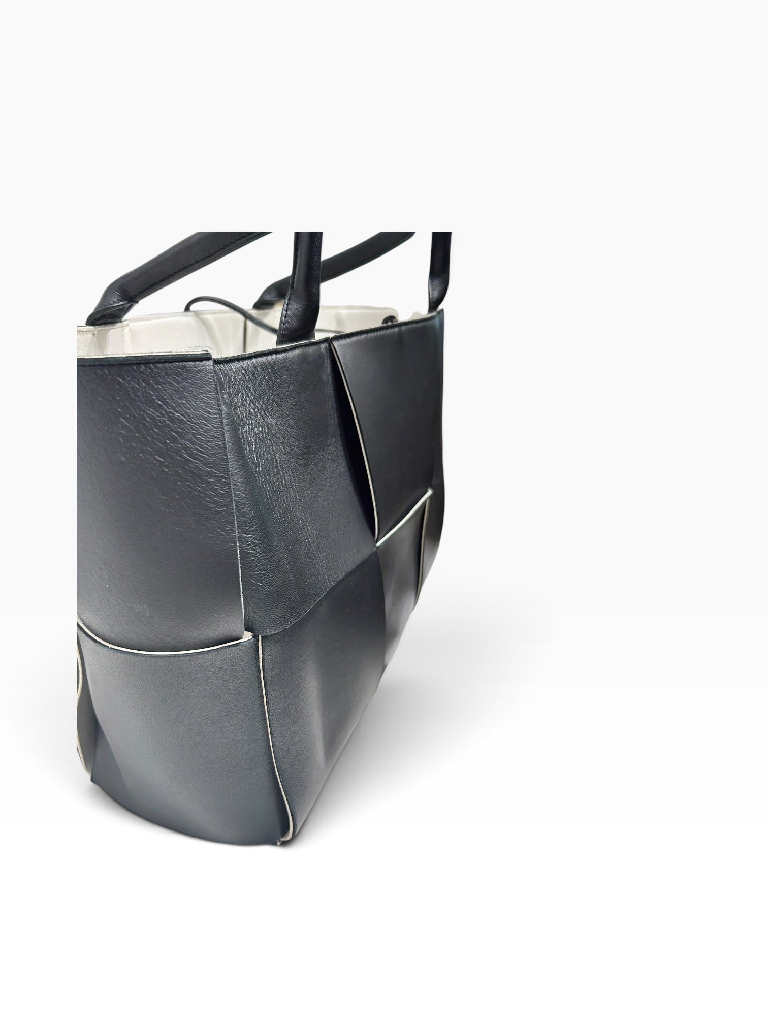 BOTTEGA VENETA/Tote Bag/Leather/BLK/ARCO WOVEN SHOULDER TOTE view 6