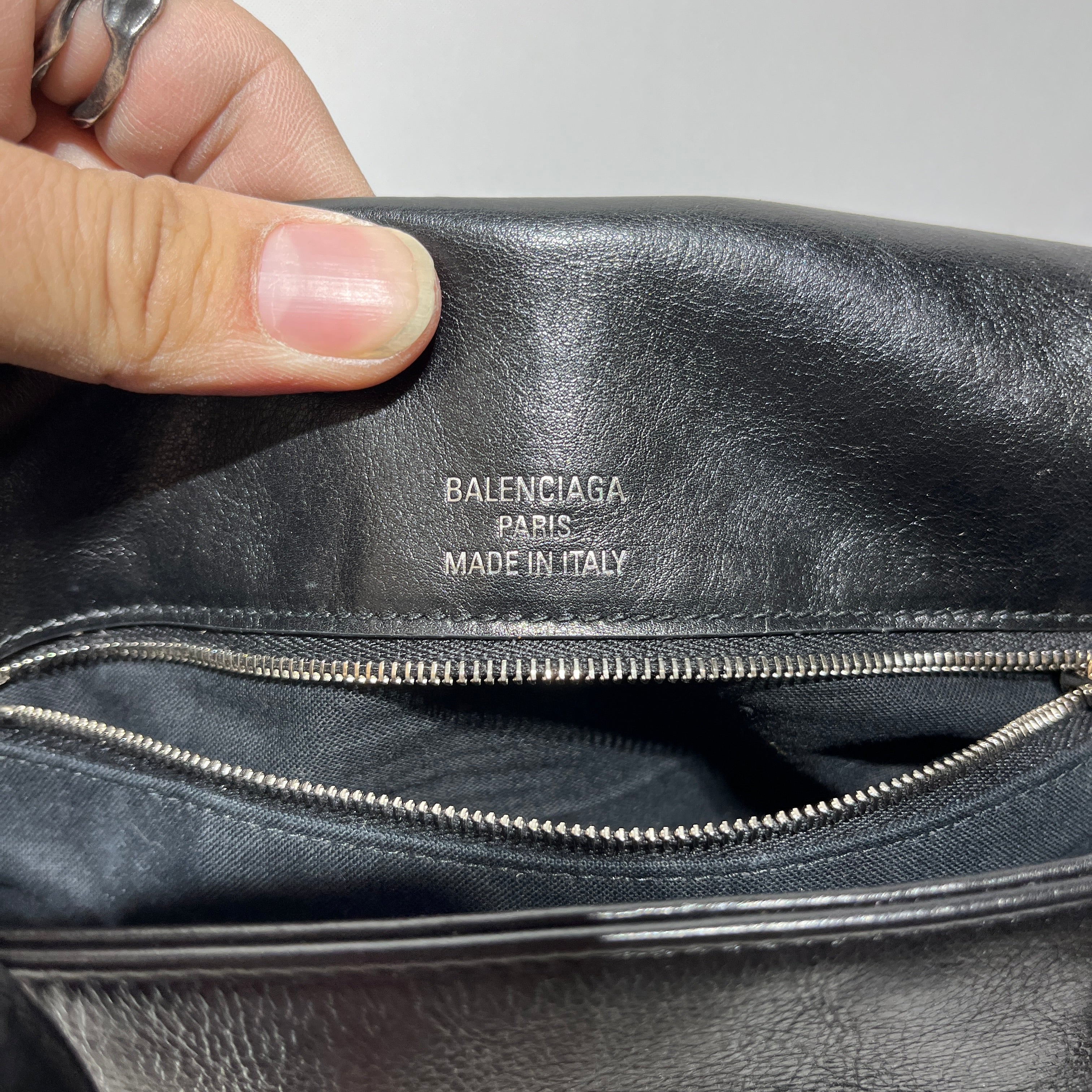 BALENCIAGA/Cross Body Bag/Leather/BLK/FLAP BAG view 5