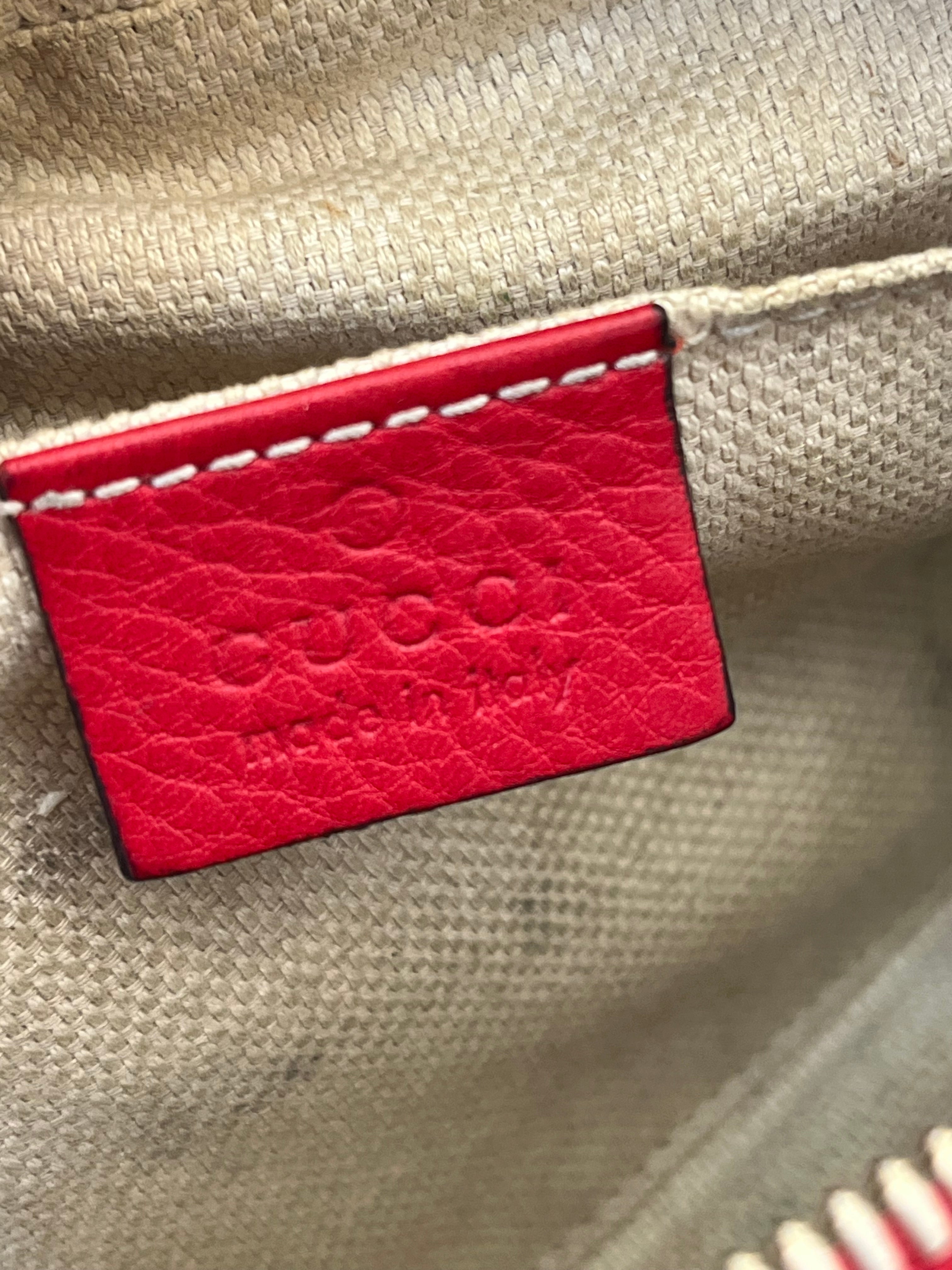 GUCCI/Cross Body Bag/RED/Red Soho Crossbody view 7