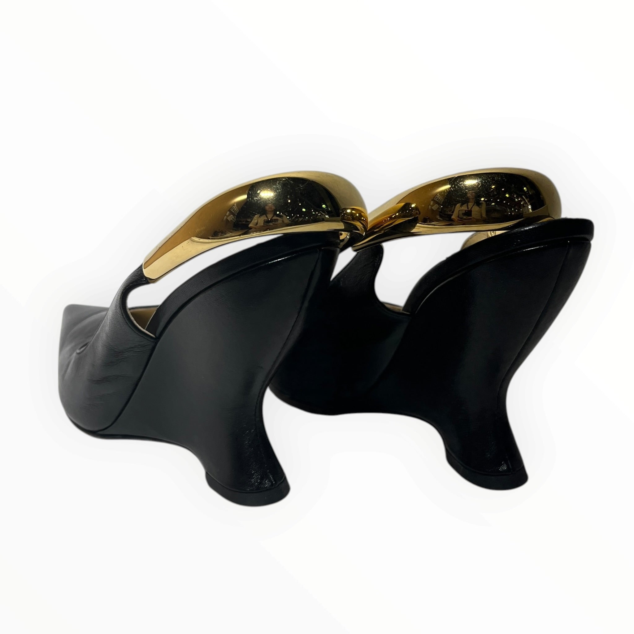 BOTTEGA VENETA/Heels/US 8.5/Leather/BLK/Gold Heel Sling Back view 2