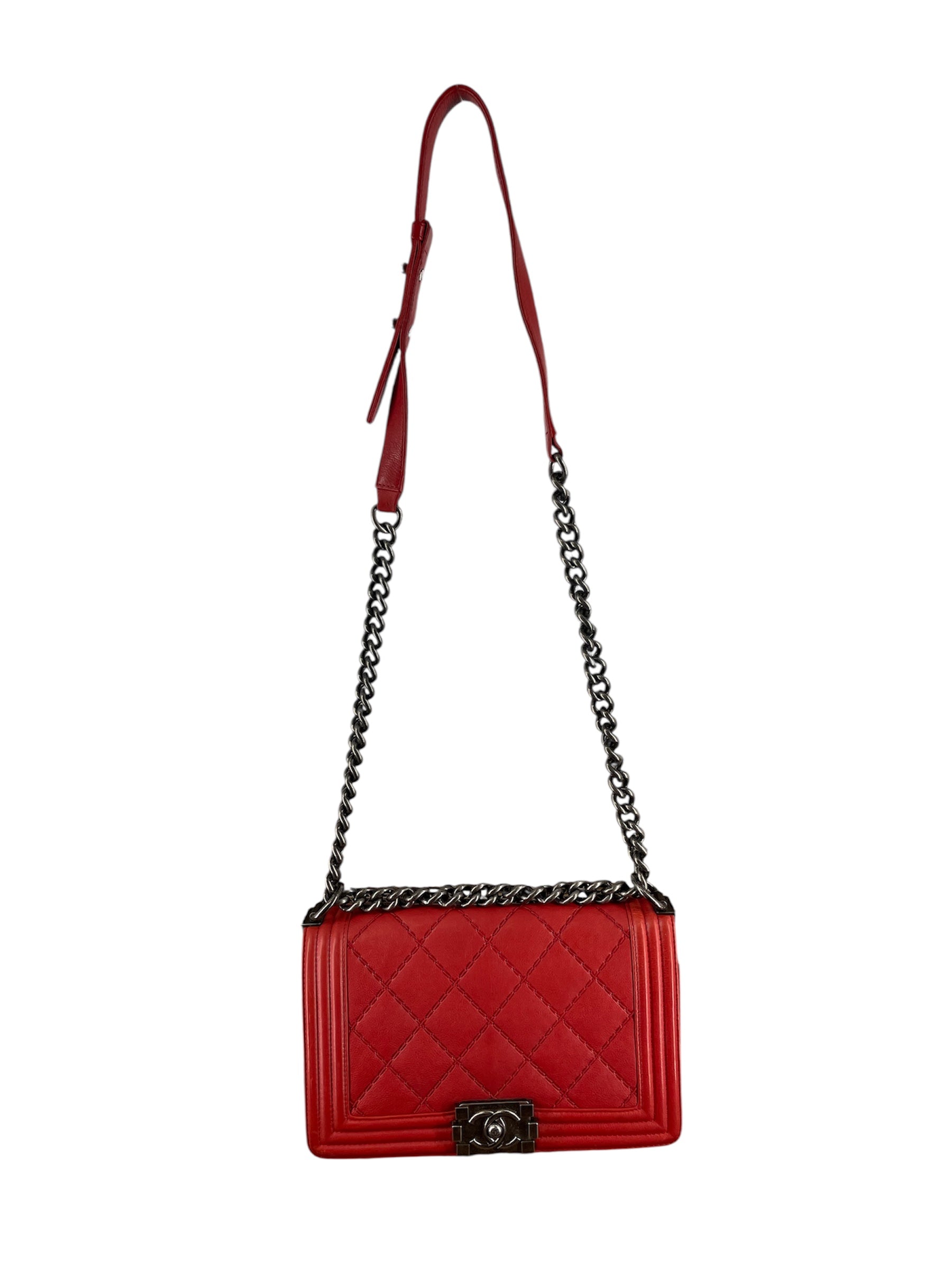 CHANEL/Cross Body Bag/Leather/RED/RED CROSSBODY BAG view 1