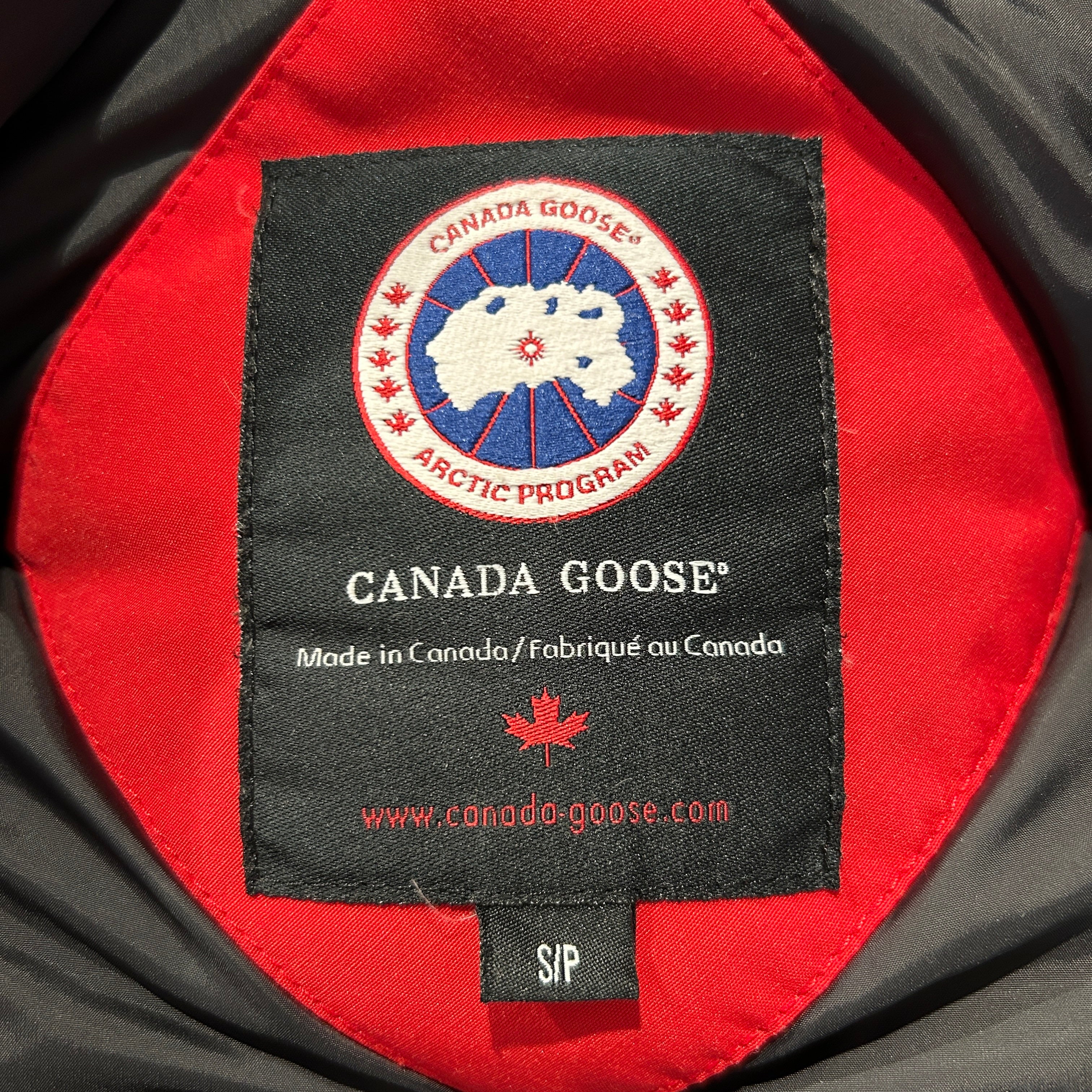 CANADA GOOSE/Mountain Parka/S/Nylon/RED/parka fur view 3
