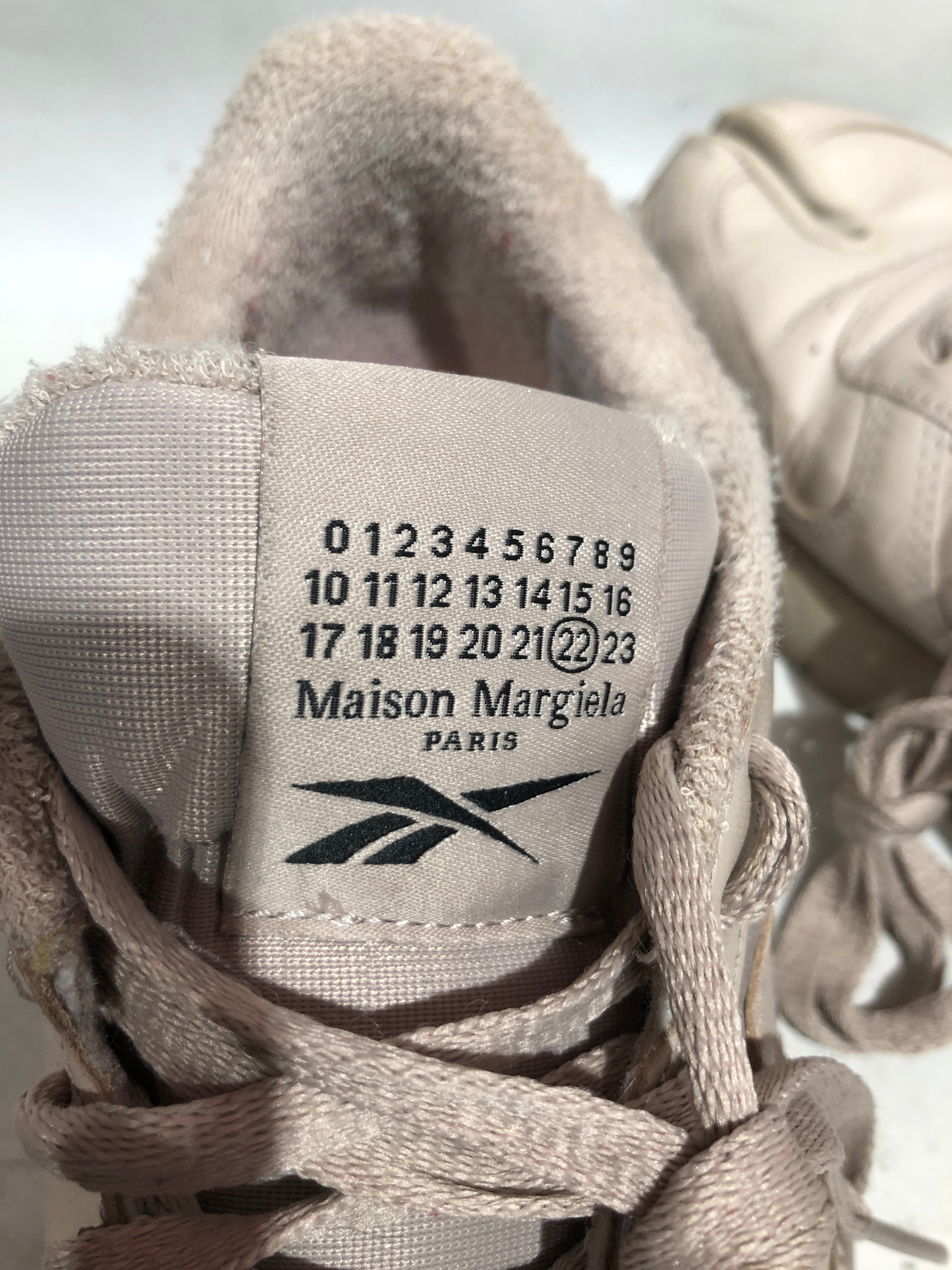 Maison Margiela/Reebok/Low-Sneakers/US 9/Leather/CRM/Tabi Sneakers view 4