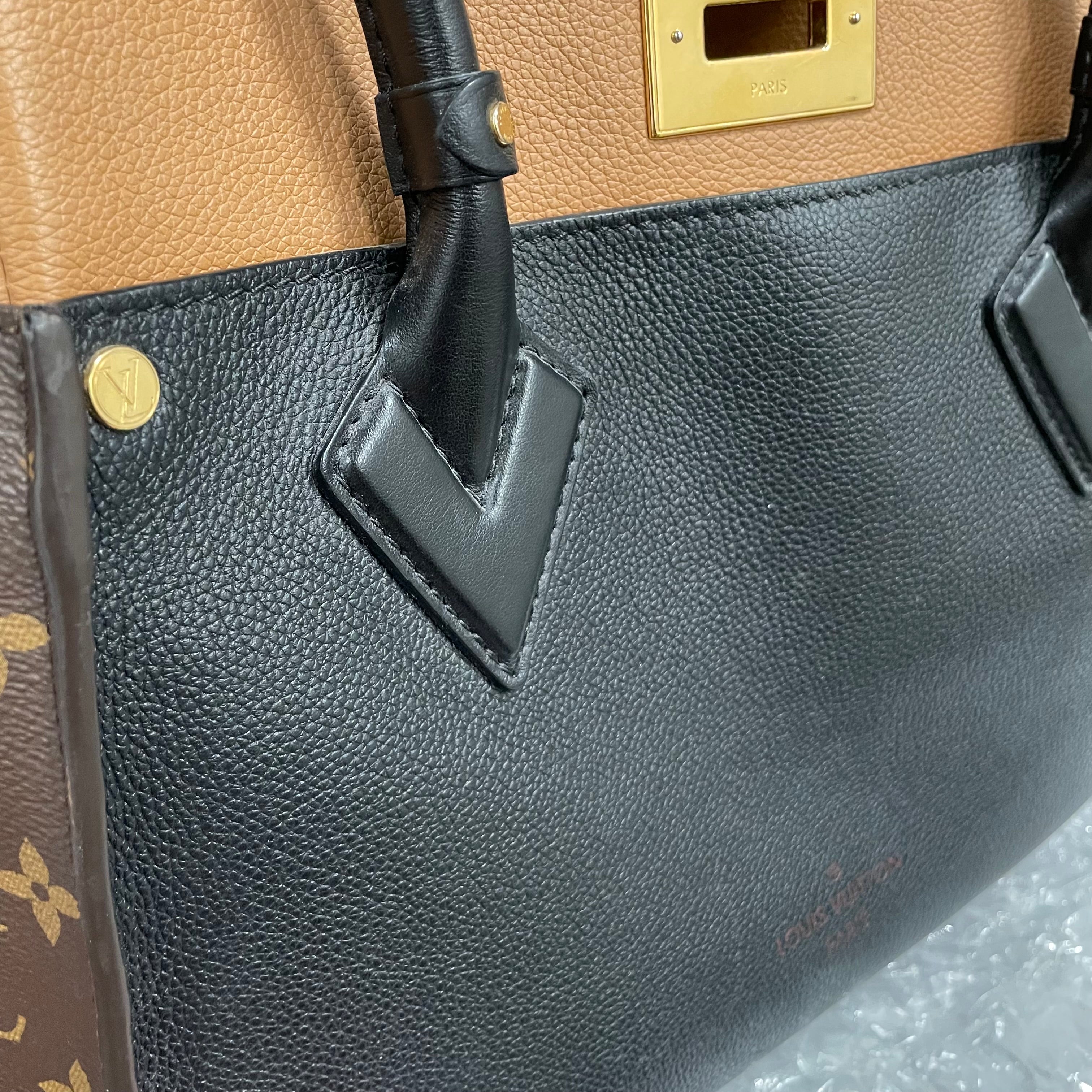 LOUIS VUITTON/Bag/Leather/BLK/MONOGRAM ON THE SIDE view 6