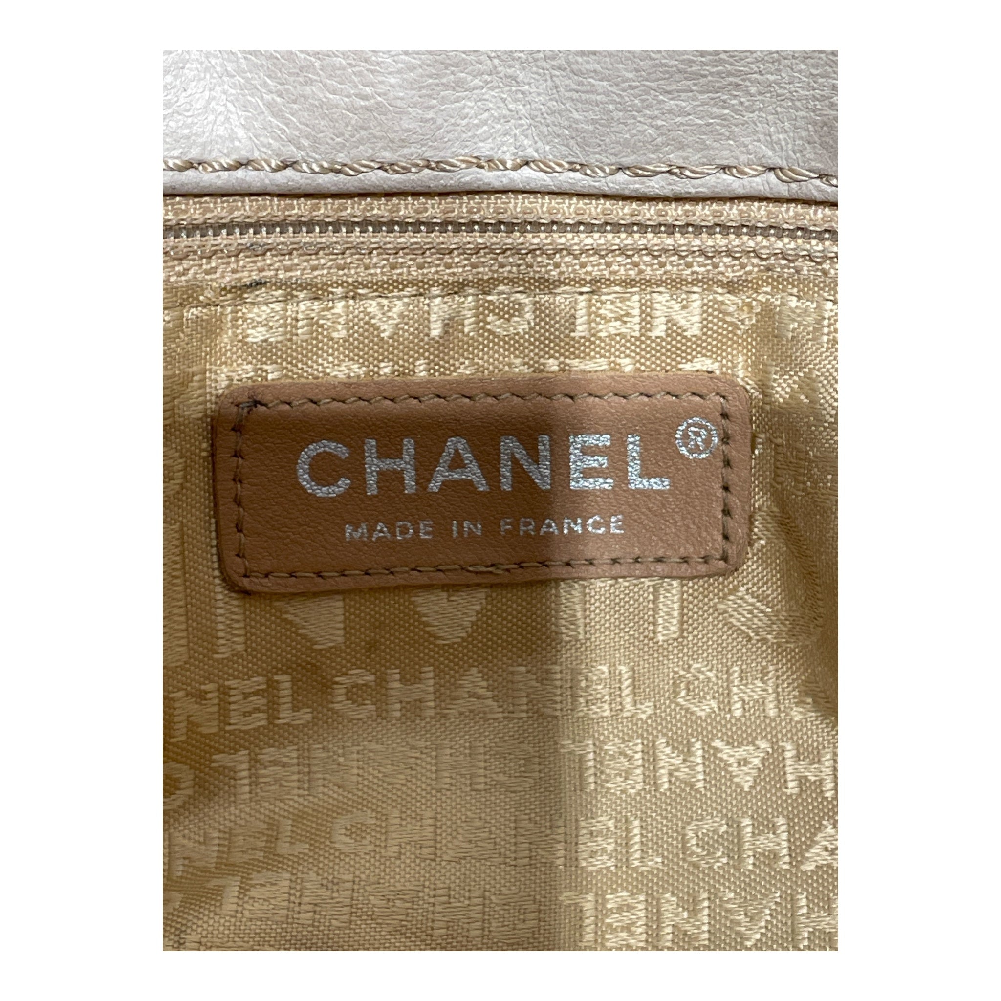 CHANEL/Cross Body Bag/Leather/GRY/Surpique Accordion Flap Bag view 3