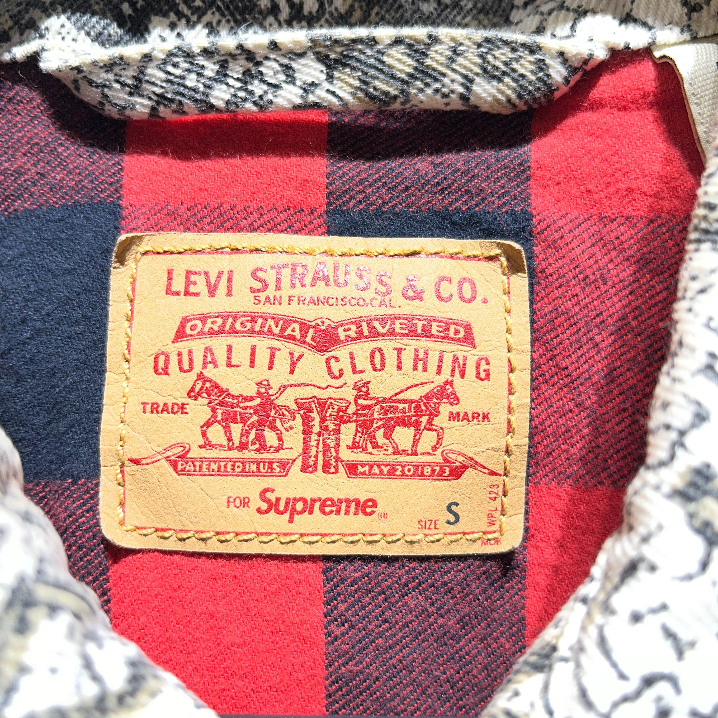 Levi's/Supreme/Denim Jkt/S/Denim/WHT/Animal Pattern/snake/ red plaid interior view 3
