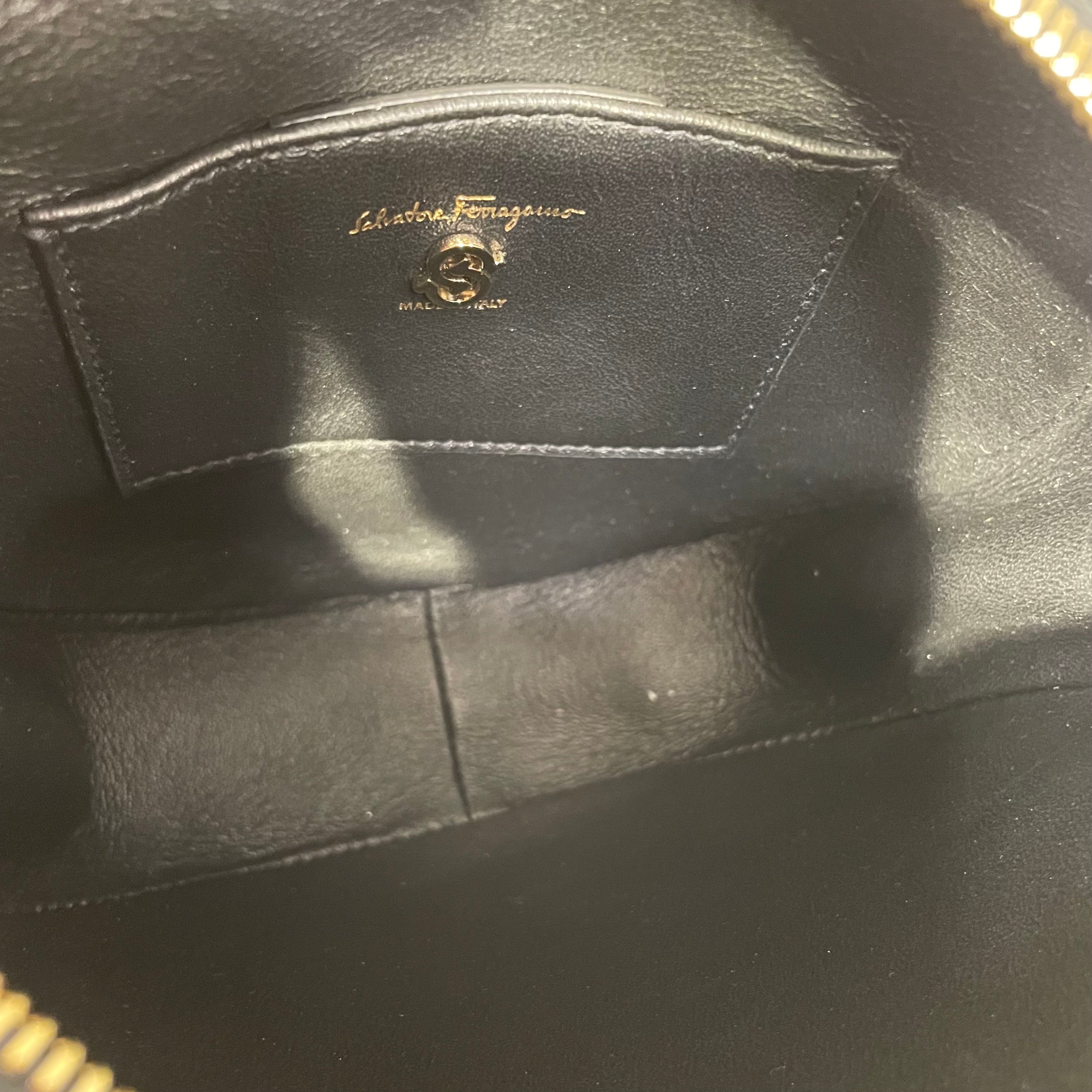 Salvatore Ferragamo/Cross Body Bag/Monogram/IDG/gld hard/leather shoulder bag/ view 5
