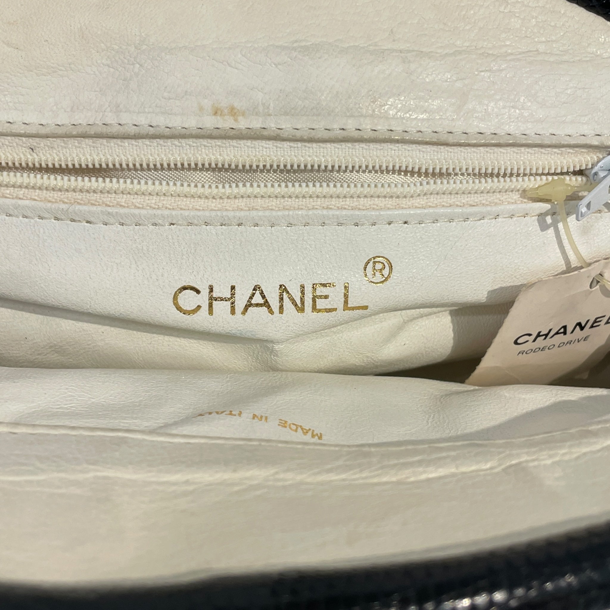 CHANEL/Cross Body Bag/Leather/WHT/Black Lining/Gold Chain view 4