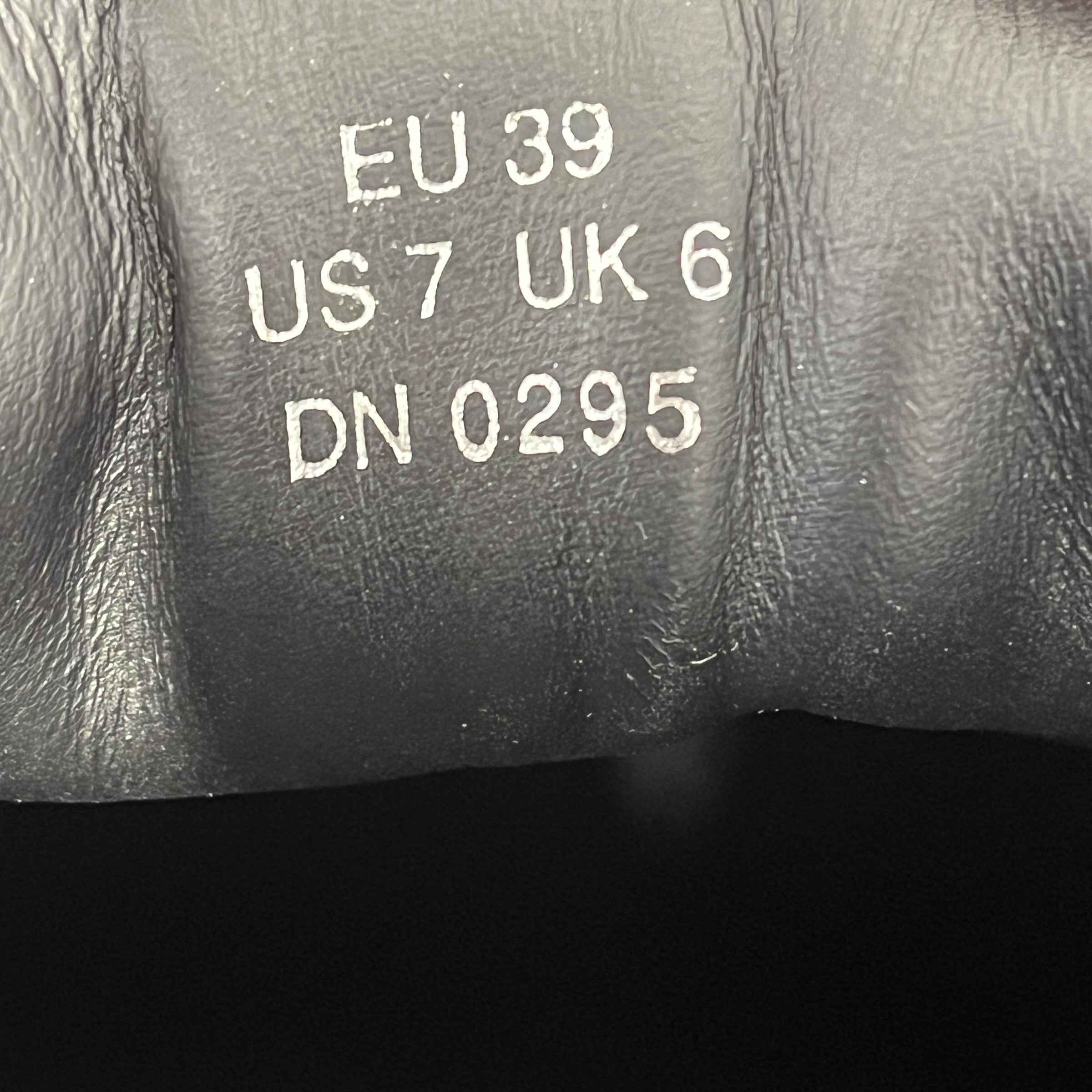 GIVENCHY/Low-Sneakers/US 7/Leather/BLK/city platform view 5