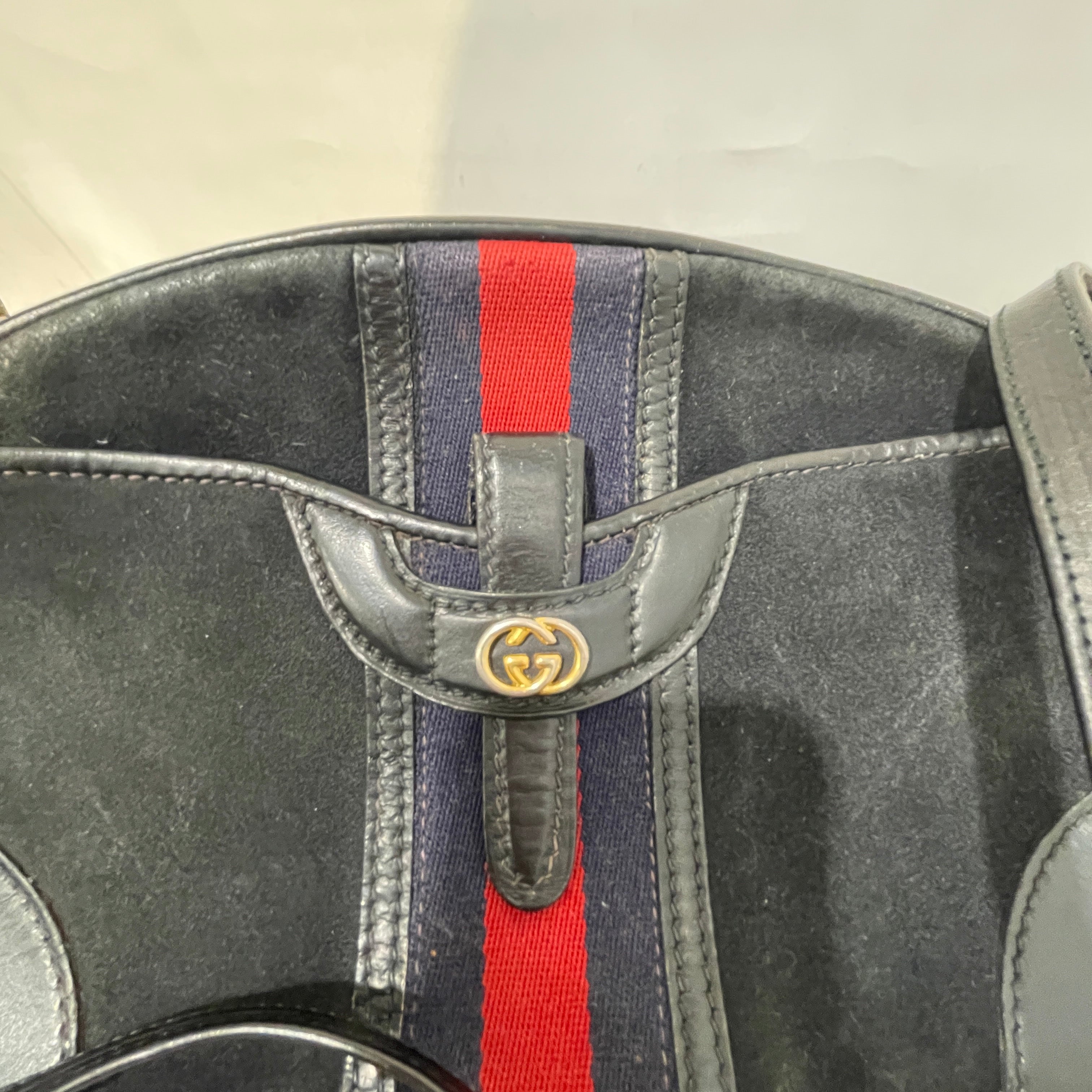 GUCCI/Cross Body Bag/Suede/BLK/Sherry Line HAndbag view 3