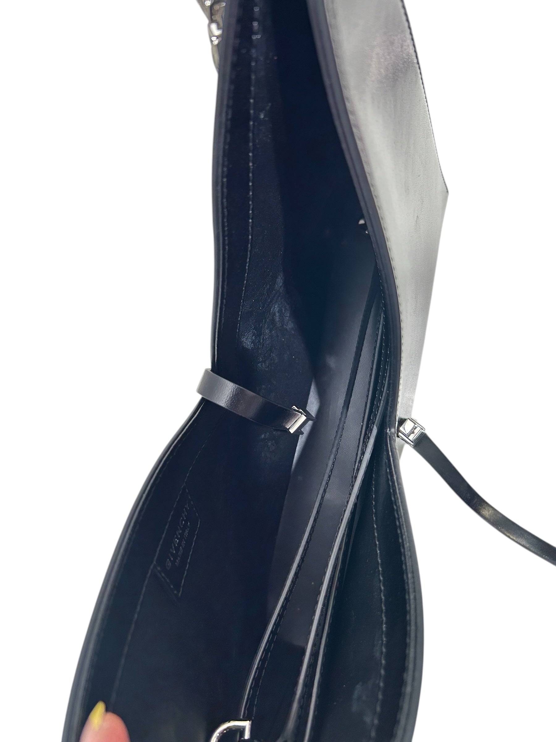 GIVENCHY/Bag/Leather/BLK/V CUT OUT SHOULDER BAG view 4