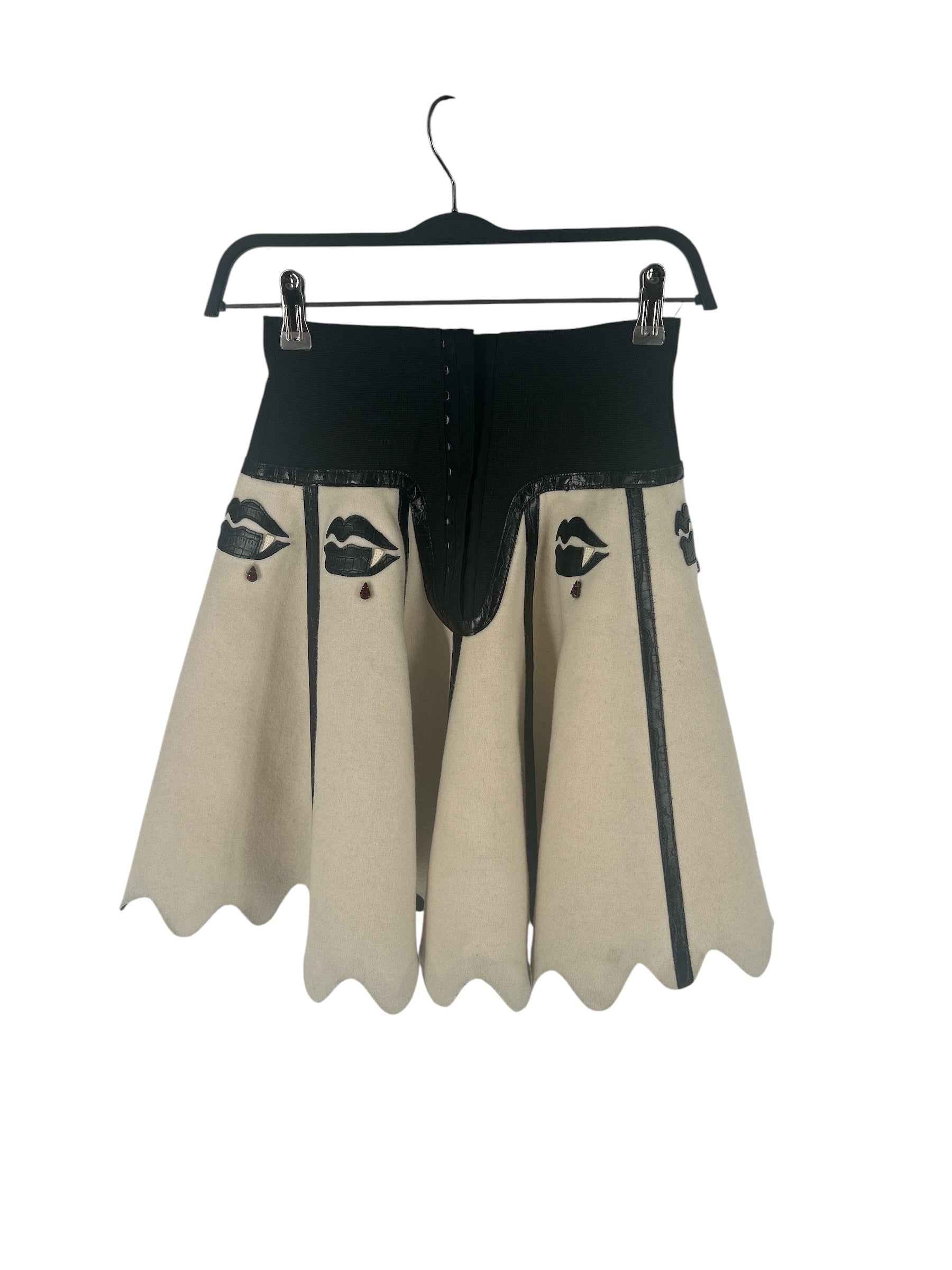 UNDERCOVER/Skirt/1/Wool/WHT/L1601-1 view 2