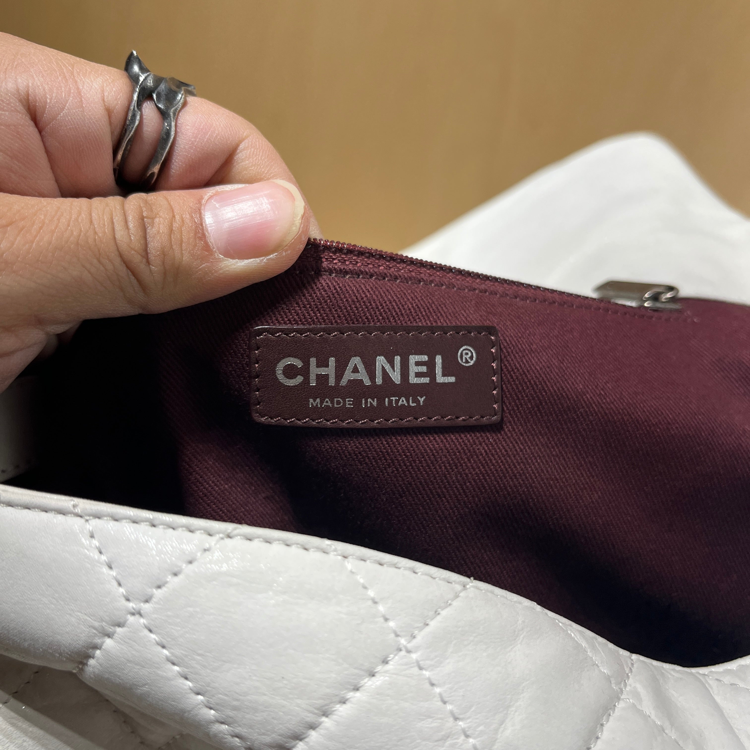 CHANEL/Cross Body Bag/Leather/CRM/QUILTED DOUBLE TWIST LOCK view 7