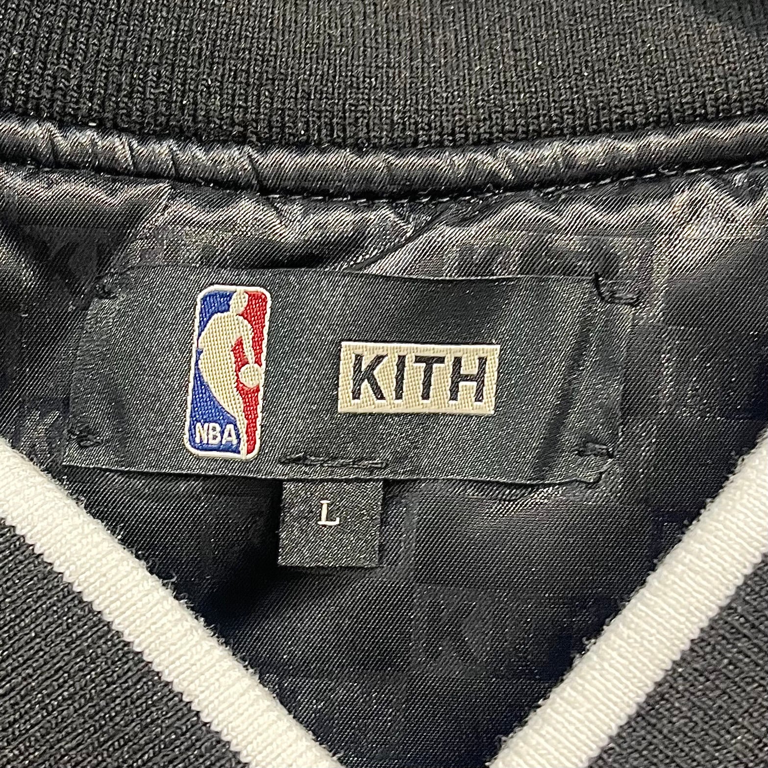 KITH/NBA/Souvenir Jkt/L/Nylon/BLK/All Over Print/KINGS JACKET view 4
