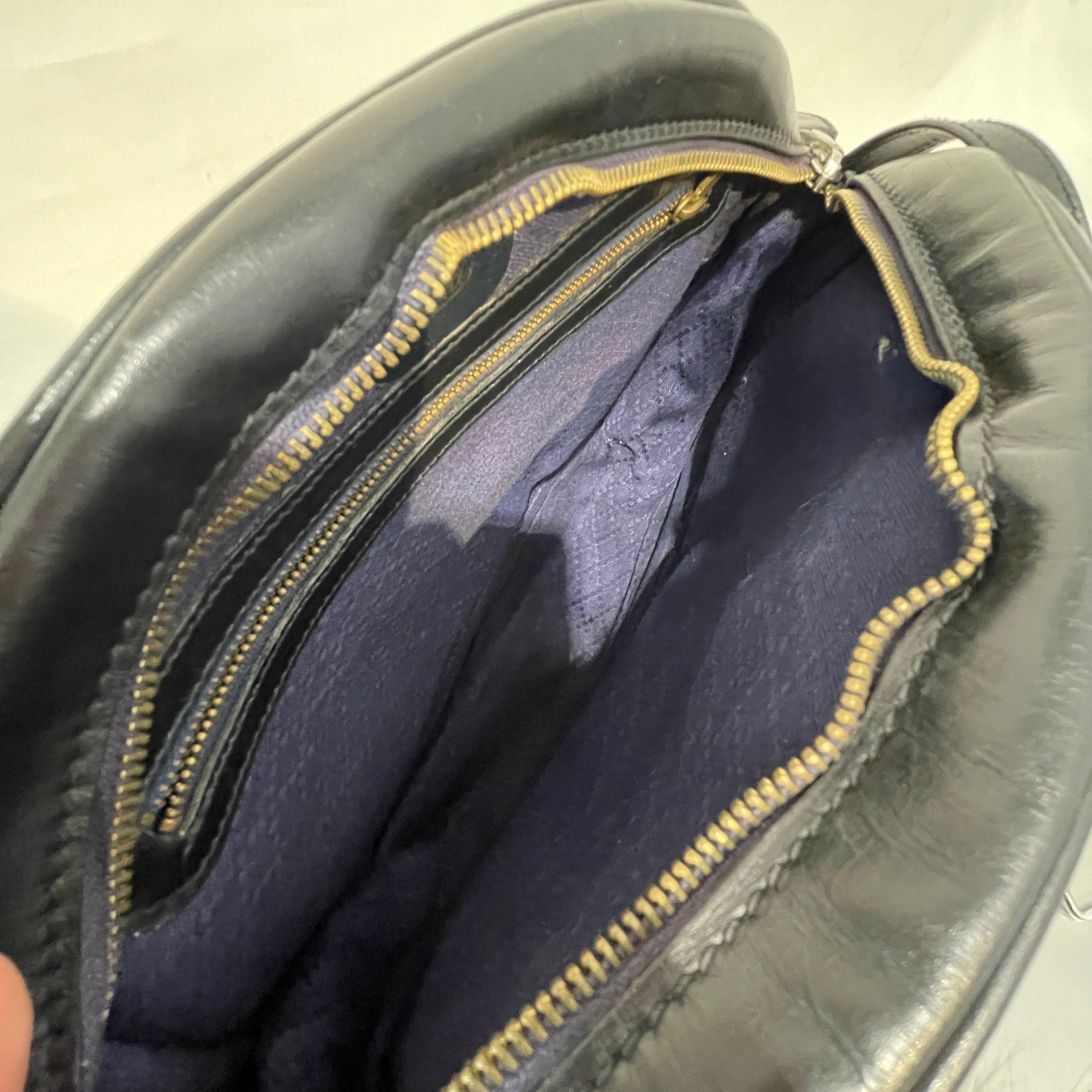 GUCCI/Cross Body Bag/Suede/BLK/Sherry Line HAndbag view 4