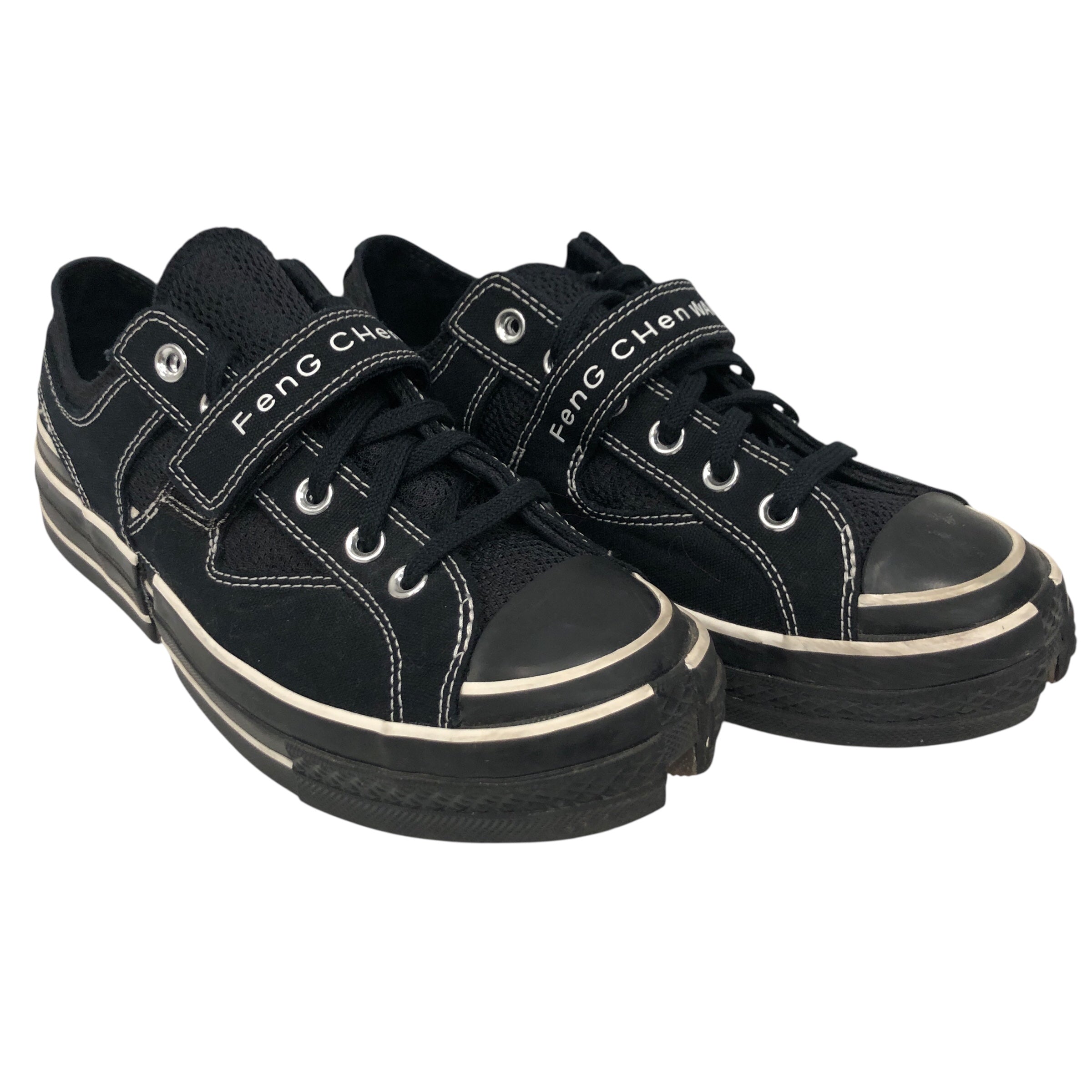 Feng Chen Wang/CONVERSE/Low-Sneakers/US 7.5/Cotton/BLK/split black and white view 1