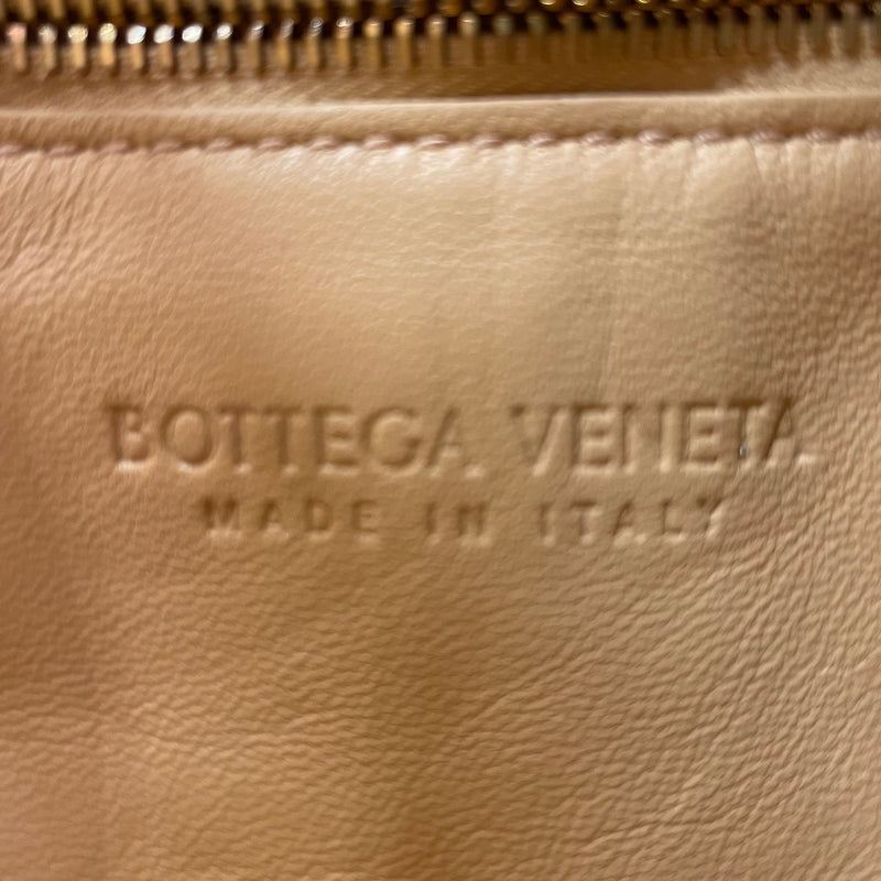 BOTTEGA VENETA/Cross Body Bag//Plain/Leather/BEG/PADDED CASSETTE CROSSBDY BEIGE