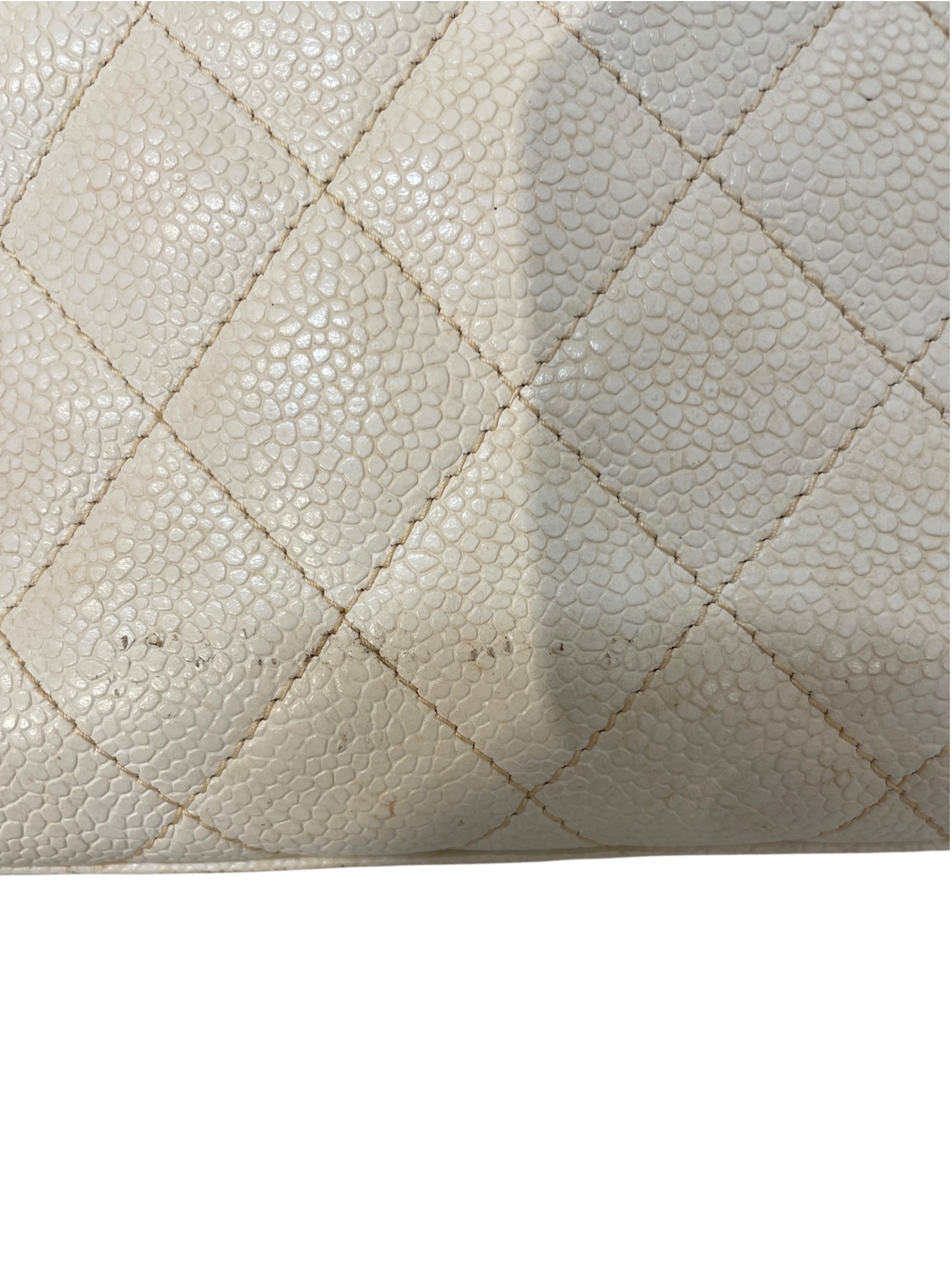 CHANEL/Cross Body Bag/Leather/White/ﾏﾄﾗｯｾ top turn lock view 9