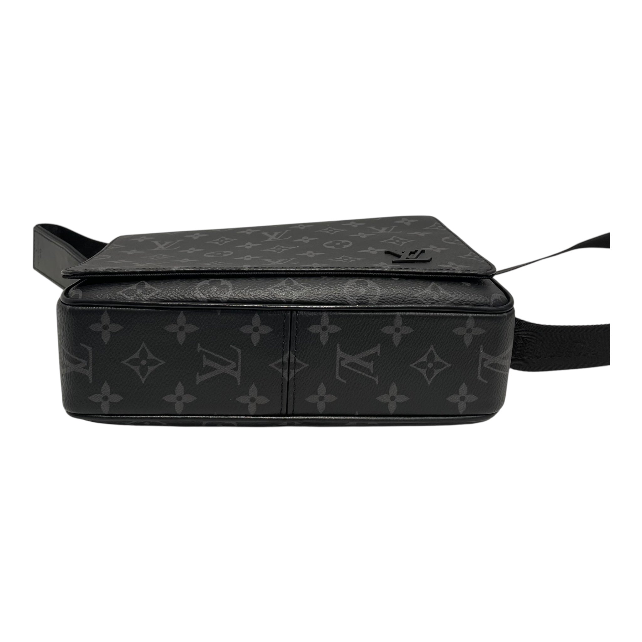 LOUIS VUITTON/Bag/Monogram/Leather/BLK/DISTRICT MESSENGER BAG view 3
