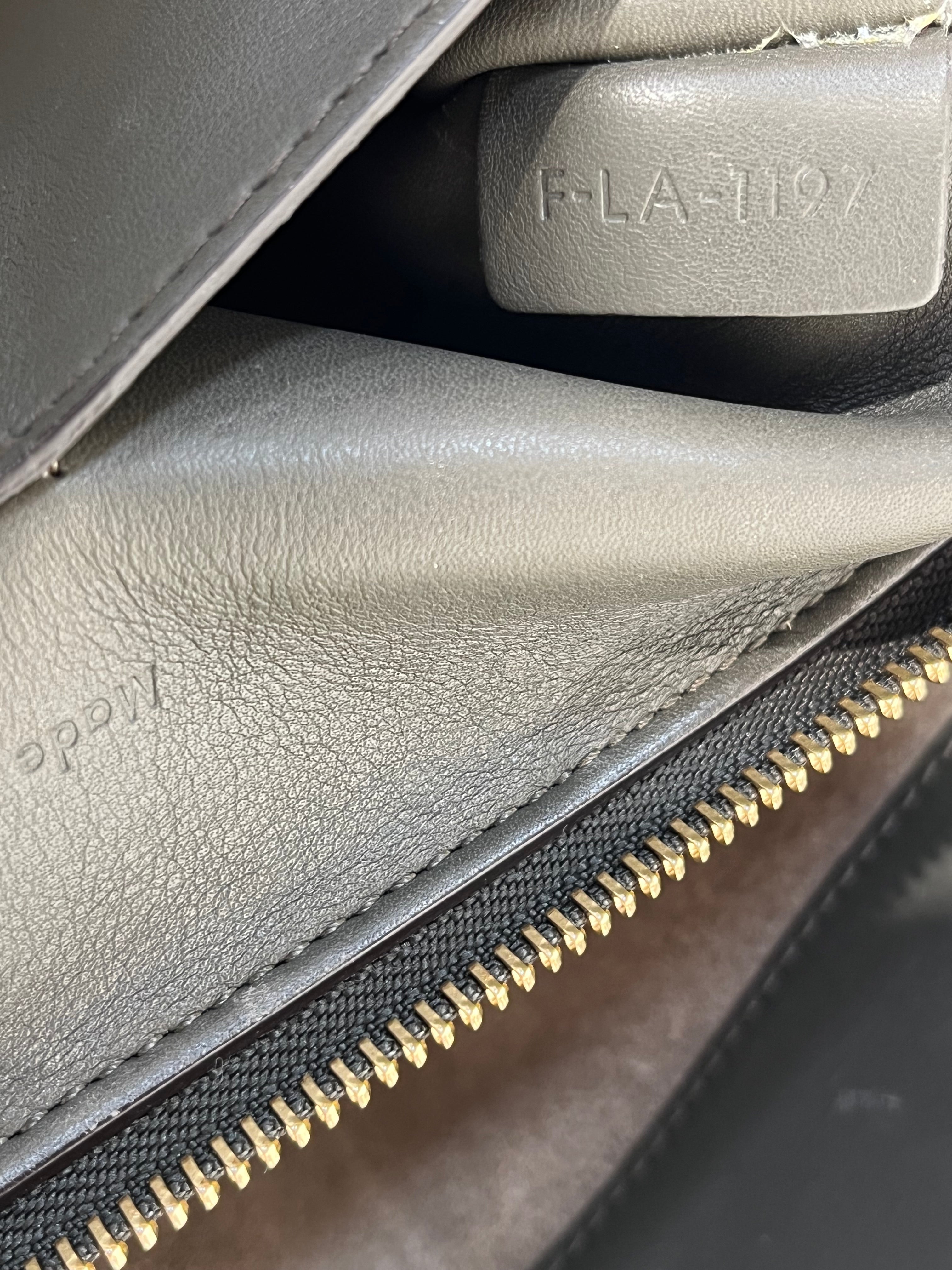 CELINE/Bag/Leather/KHK/TRI FOLD TOTE view 7