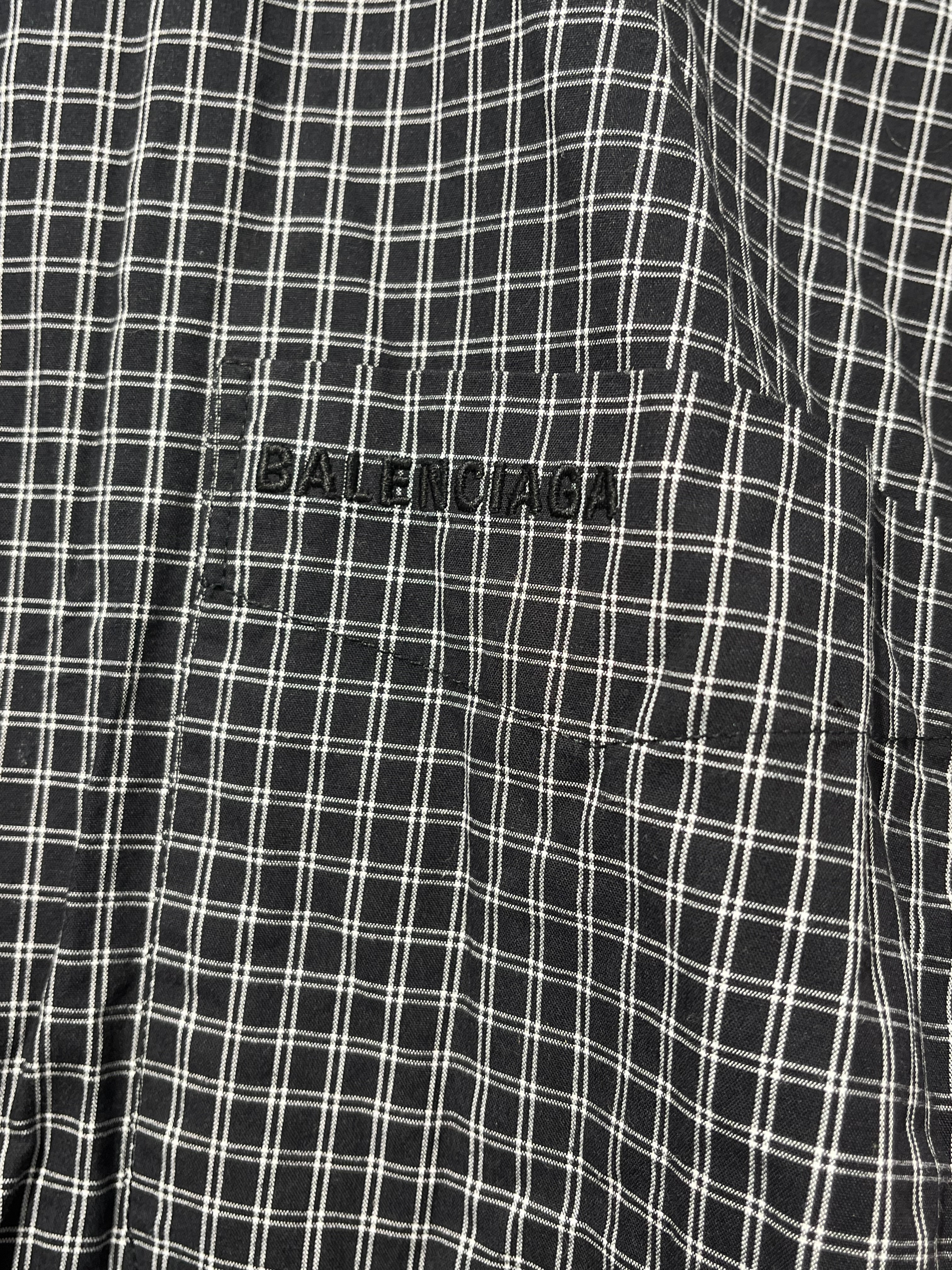 BALENCIAGA/Shirt/BLK/RED TEE SLEEVES GRID view 3